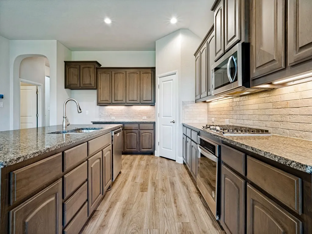 Single Family Residence For Sale in Parker County , 268 Mineral Point Drive, Aledo, Texas 76008, 4 Bedroom, 3 Bathroom, 2 Garage spaces, 2,780 Sqft, built in 2020, mls#21336104, Real Estate Agent in Aledo, Homes For Sale in Parker county, Homes For Sale in Aledo, Realtor in Aledo Texas, Real Estate Brokerage Independent Realty Texas, Luminita Cordes Realtor