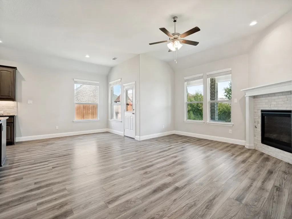 Single Family Residence For Sale in Parker County , 268 Mineral Point Drive, Aledo, Texas 76008, 4 Bedroom, 3 Bathroom, 2 Garage spaces, 2,780 Sqft, built in 2020, mls#21336104, Real Estate Agent in Aledo, Homes For Sale in Parker county, Homes For Sale in Aledo, Realtor in Aledo Texas, Real Estate Brokerage Independent Realty Texas, Luminita Cordes Realtor