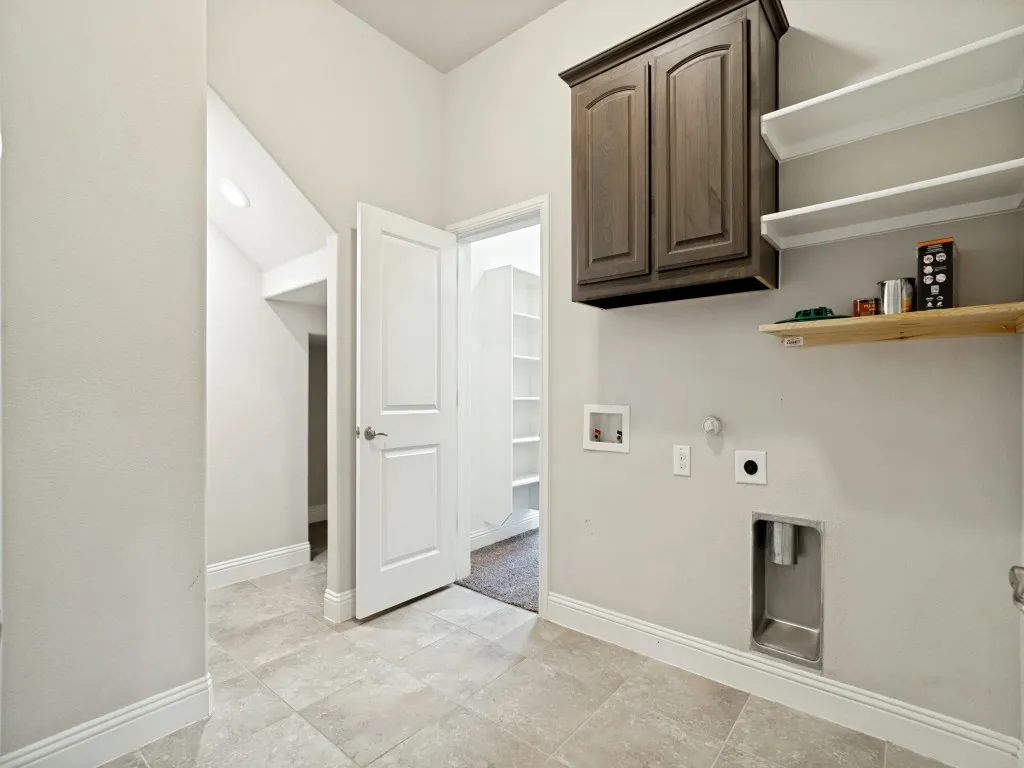 Single Family Residence For Sale in Parker County , 268 Mineral Point Drive, Aledo, Texas 76008, 4 Bedroom, 3 Bathroom, 2 Garage spaces, 2,780 Sqft, built in 2020, mls#21336104, Real Estate Agent in Aledo, Homes For Sale in Parker county, Homes For Sale in Aledo, Realtor in Aledo Texas, Real Estate Brokerage Independent Realty Texas, Luminita Cordes Realtor
