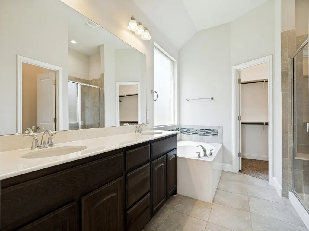 Single Family Residence For Sale in Parker County , 268 Mineral Point Drive, Aledo, Texas 76008, 4 Bedroom, 3 Bathroom, 2 Garage spaces, 2,780 Sqft, built in 2020, mls#21336104, Real Estate Agent in Aledo, Homes For Sale in Parker county, Homes For Sale in Aledo, Realtor in Aledo Texas, Real Estate Brokerage Independent Realty Texas, Luminita Cordes Realtor