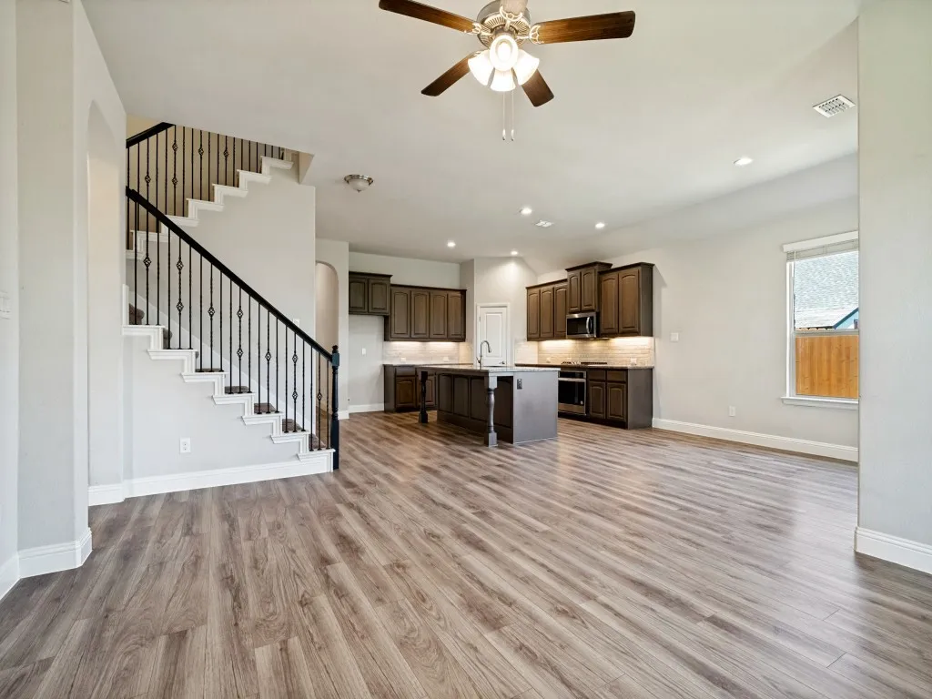 Single Family Residence For Sale in Parker County , 268 Mineral Point Drive, Aledo, Texas 76008, 4 Bedroom, 3 Bathroom, 2 Garage spaces, 2,780 Sqft, built in 2020, mls#21336104, Real Estate Agent in Aledo, Homes For Sale in Parker county, Homes For Sale in Aledo, Realtor in Aledo Texas, Real Estate Brokerage Independent Realty Texas, Luminita Cordes Realtor