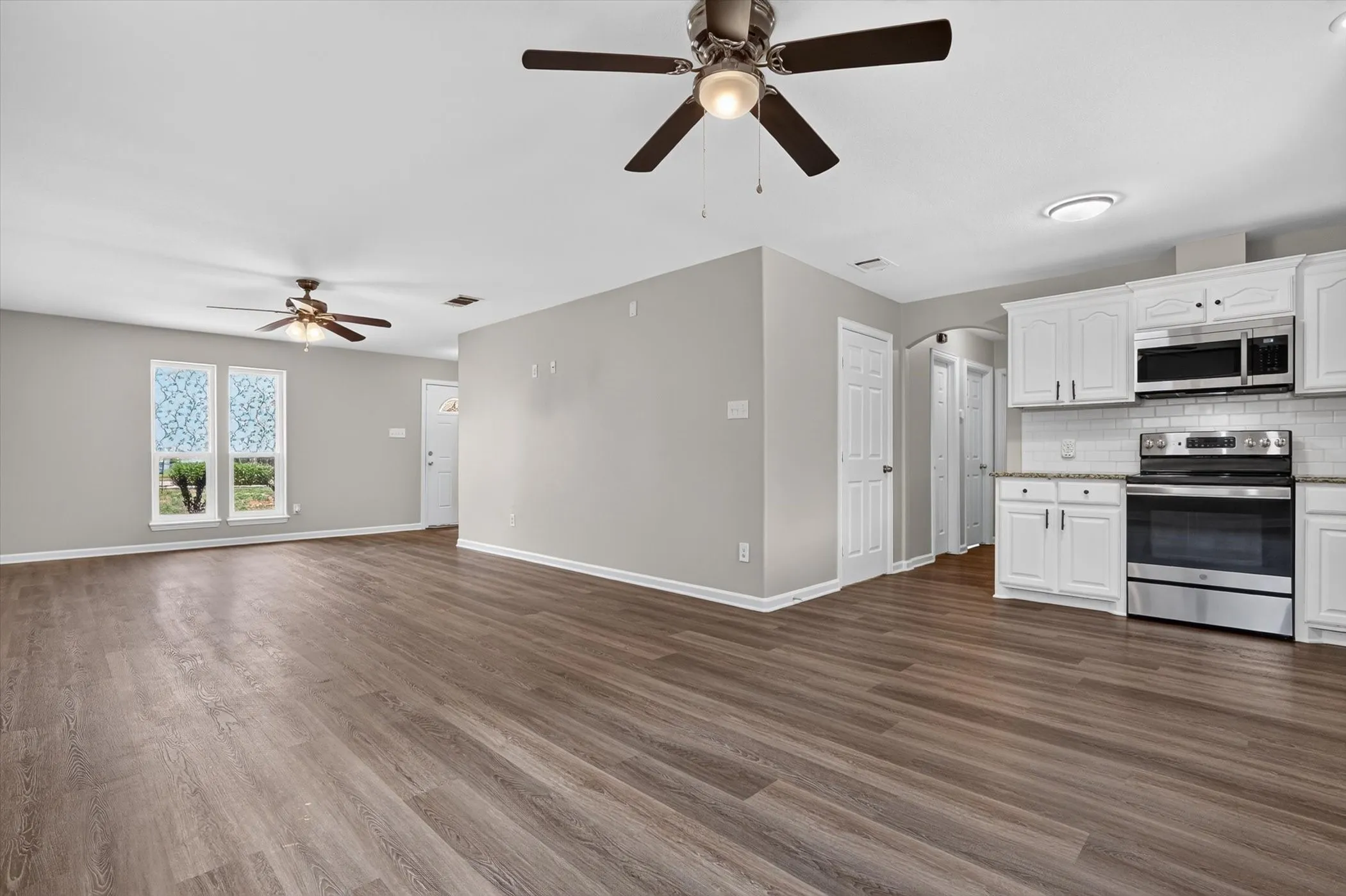 Single Family Residence For Sale in Tarrant County , 624 Hallvale Drive, White Settlement, Texas 76108, 4 Bedroom, 2 Bathroom, 2 Garage spaces, 1,675 Sqft, built in 1977, mls#21335934, Real Estate Agent in White Settlement, Homes For Sale in Tarrant county, Homes For Sale in White Settlement, Realtor in White Settlement Texas, Real Estate Brokerage Independent Realty Texas, Luminita Cordes Realtor