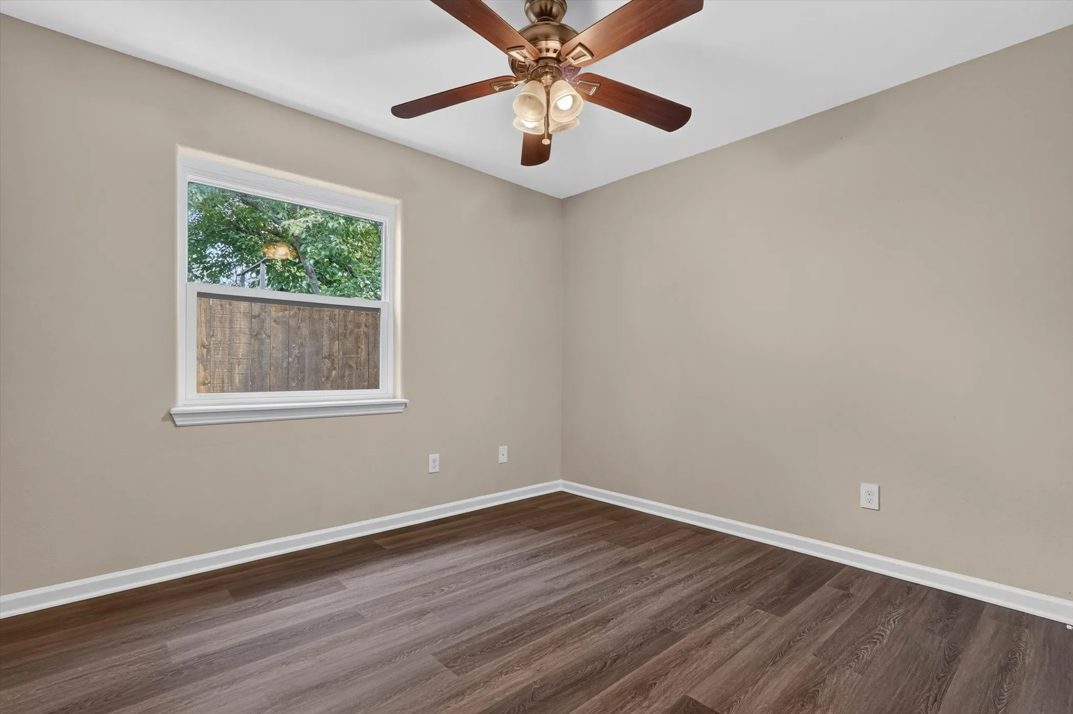 Single Family Residence For Sale in Tarrant County , 624 Hallvale Drive, White Settlement, Texas 76108, 4 Bedroom, 2 Bathroom, 2 Garage spaces, 1,675 Sqft, built in 1977, mls#21335934, Real Estate Agent in White Settlement, Homes For Sale in Tarrant county, Homes For Sale in White Settlement, Realtor in White Settlement Texas, Real Estate Brokerage Independent Realty Texas, Luminita Cordes Realtor