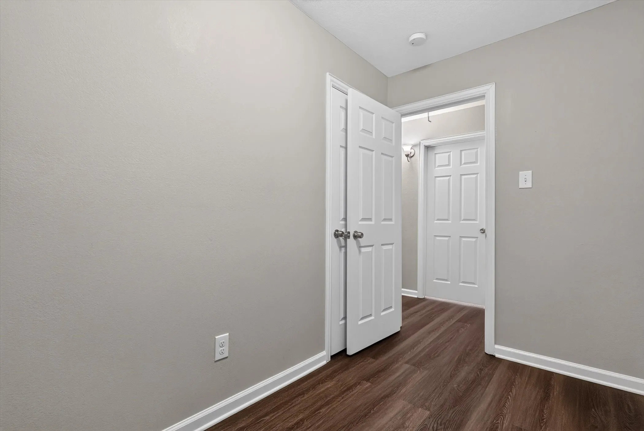 Single Family Residence For Sale in Tarrant County , 624 Hallvale Drive, White Settlement, Texas 76108, 4 Bedroom, 2 Bathroom, 2 Garage spaces, 1,675 Sqft, built in 1977, mls#21335934, Real Estate Agent in White Settlement, Homes For Sale in Tarrant county, Homes For Sale in White Settlement, Realtor in White Settlement Texas, Real Estate Brokerage Independent Realty Texas, Luminita Cordes Realtor