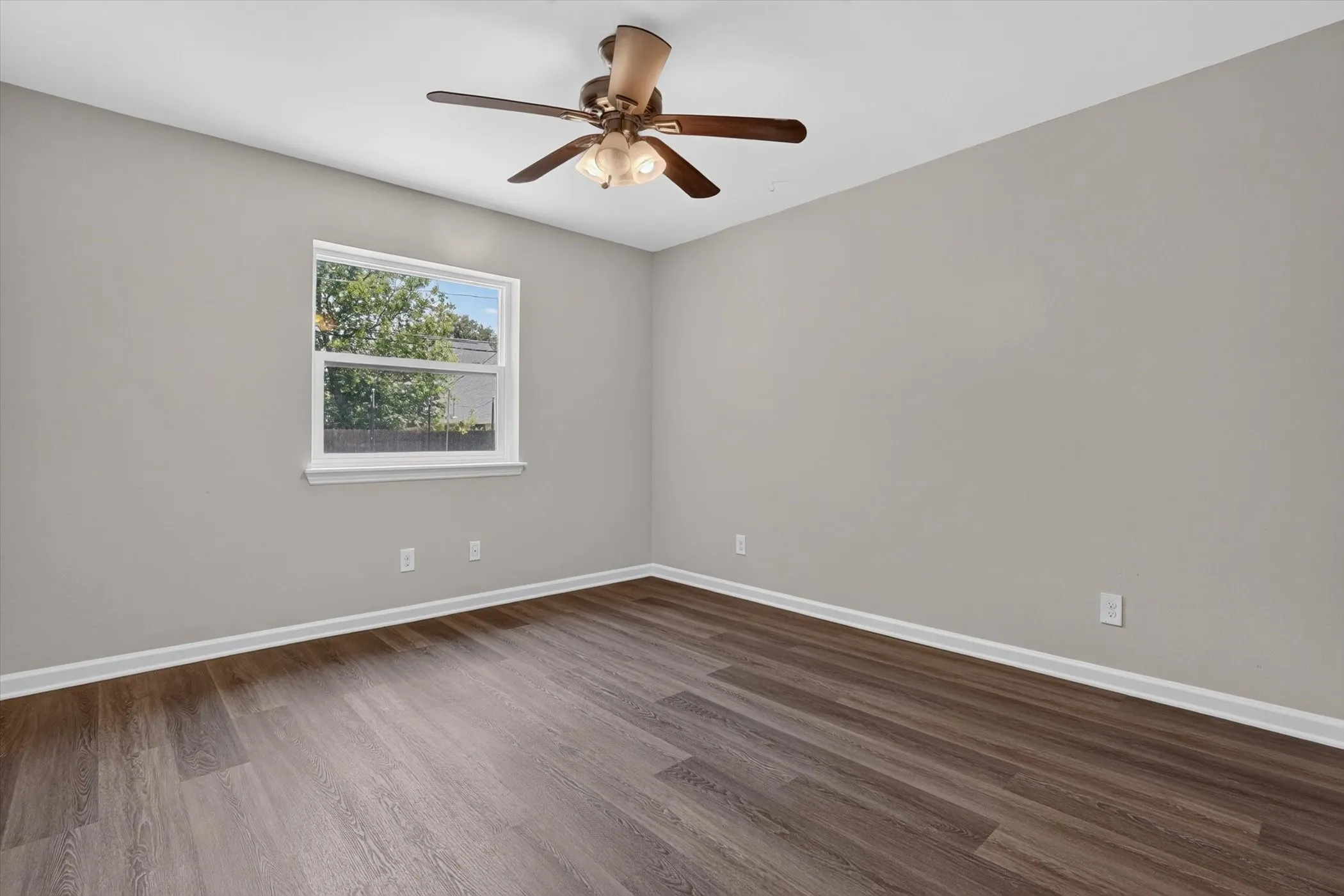 Single Family Residence For Sale in Tarrant County , 624 Hallvale Drive, White Settlement, Texas 76108, 4 Bedroom, 2 Bathroom, 2 Garage spaces, 1,675 Sqft, built in 1977, mls#21335934, Real Estate Agent in White Settlement, Homes For Sale in Tarrant county, Homes For Sale in White Settlement, Realtor in White Settlement Texas, Real Estate Brokerage Independent Realty Texas, Luminita Cordes Realtor