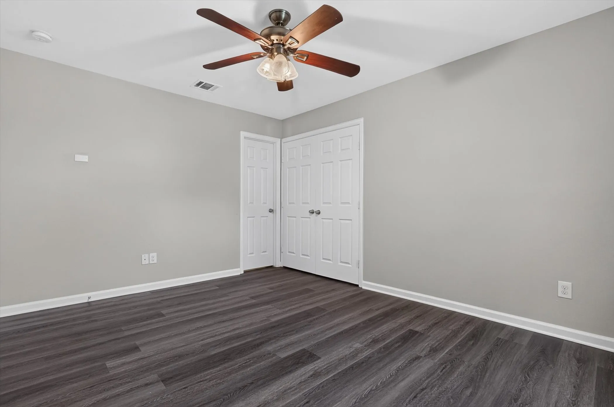 Single Family Residence For Sale in Tarrant County , 624 Hallvale Drive, White Settlement, Texas 76108, 4 Bedroom, 2 Bathroom, 2 Garage spaces, 1,675 Sqft, built in 1977, mls#21335934, Real Estate Agent in White Settlement, Homes For Sale in Tarrant county, Homes For Sale in White Settlement, Realtor in White Settlement Texas, Real Estate Brokerage Independent Realty Texas, Luminita Cordes Realtor