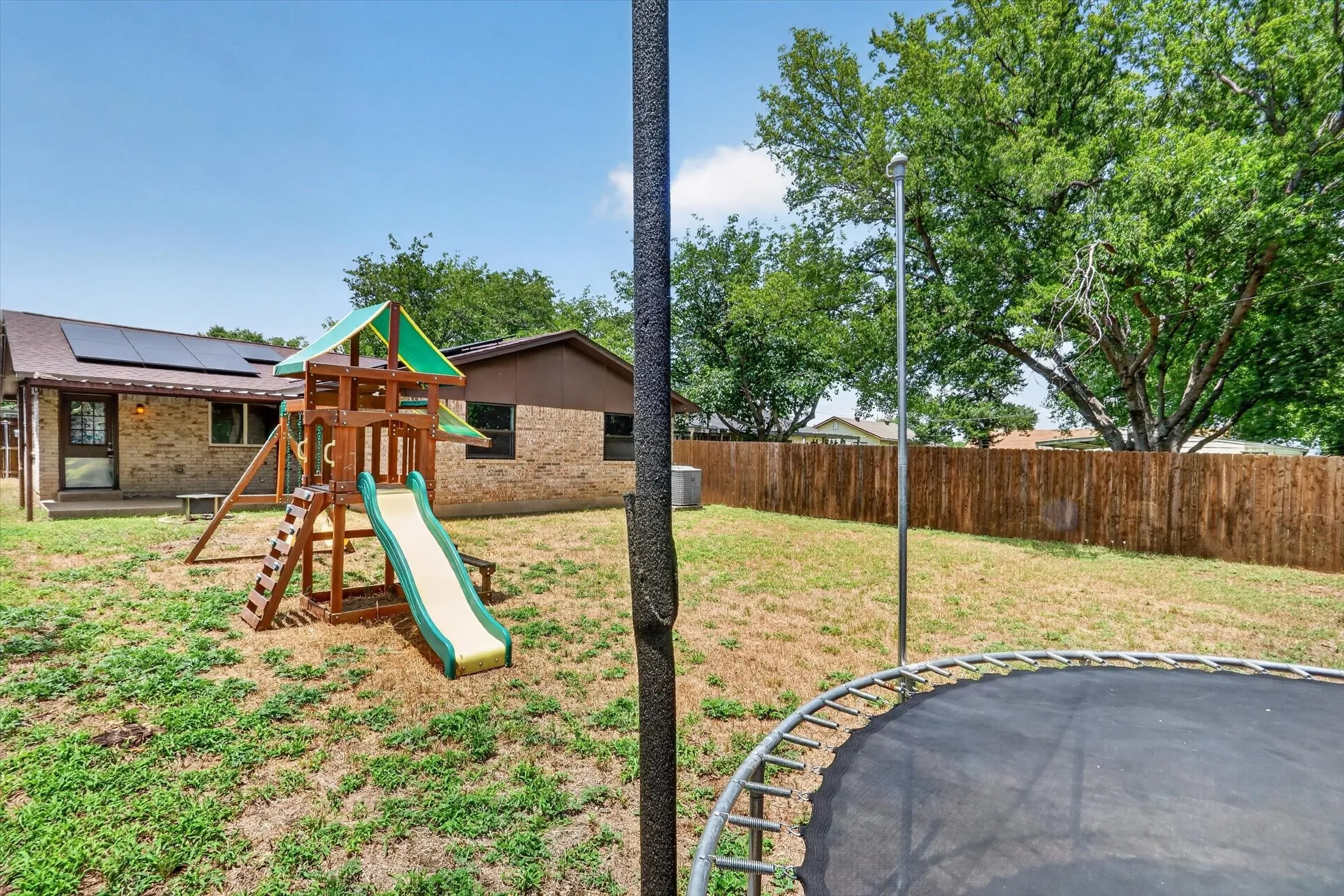 Single Family Residence For Sale in Tarrant County , 624 Hallvale Drive, White Settlement, Texas 76108, 4 Bedroom, 2 Bathroom, 2 Garage spaces, 1,675 Sqft, built in 1977, mls#21335934, Real Estate Agent in White Settlement, Homes For Sale in Tarrant county, Homes For Sale in White Settlement, Realtor in White Settlement Texas, Real Estate Brokerage Independent Realty Texas, Luminita Cordes Realtor