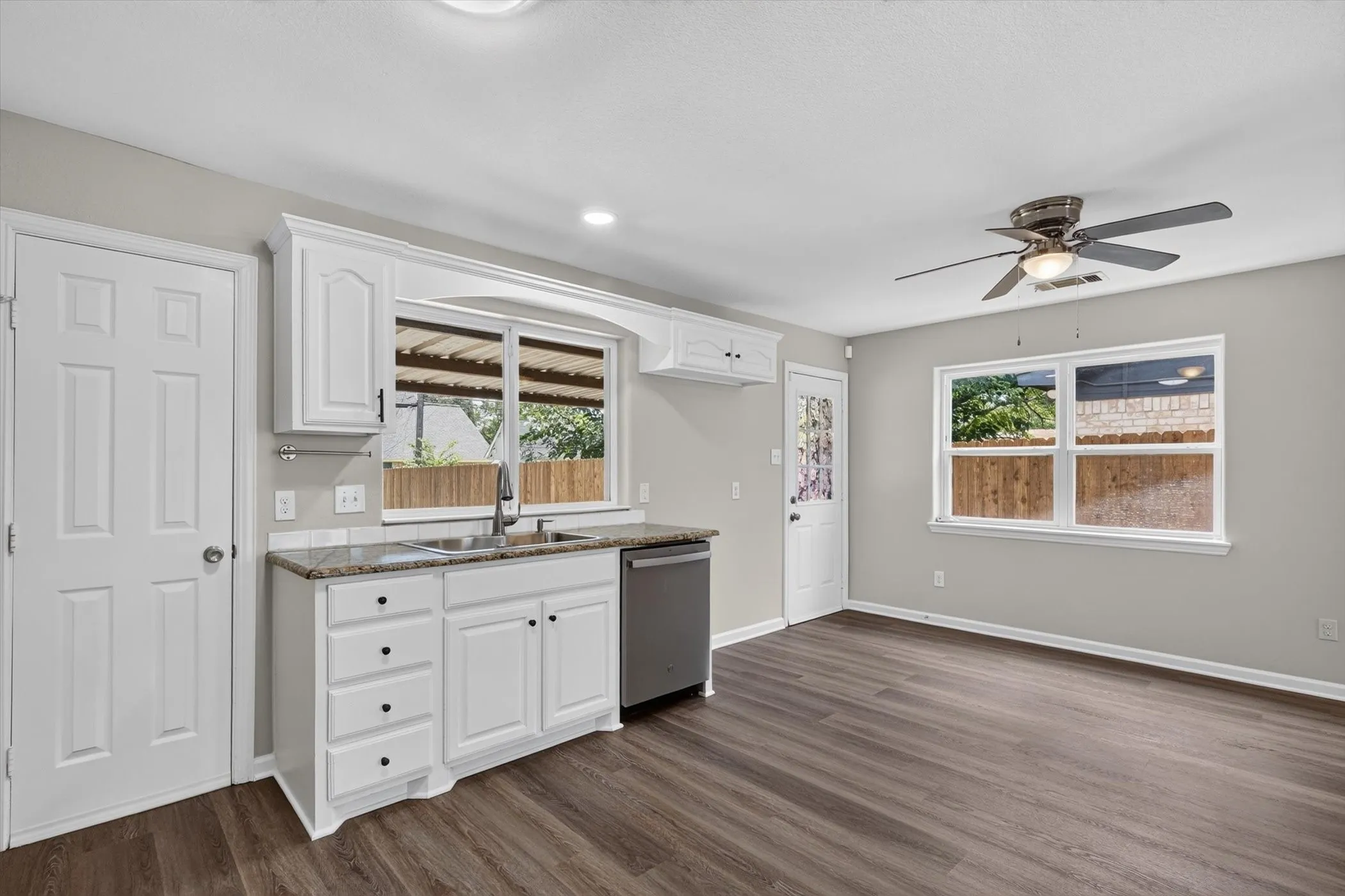 Single Family Residence For Sale in Tarrant County , 624 Hallvale Drive, White Settlement, Texas 76108, 4 Bedroom, 2 Bathroom, 2 Garage spaces, 1,675 Sqft, built in 1977, mls#21335934, Real Estate Agent in White Settlement, Homes For Sale in Tarrant county, Homes For Sale in White Settlement, Realtor in White Settlement Texas, Real Estate Brokerage Independent Realty Texas, Luminita Cordes Realtor