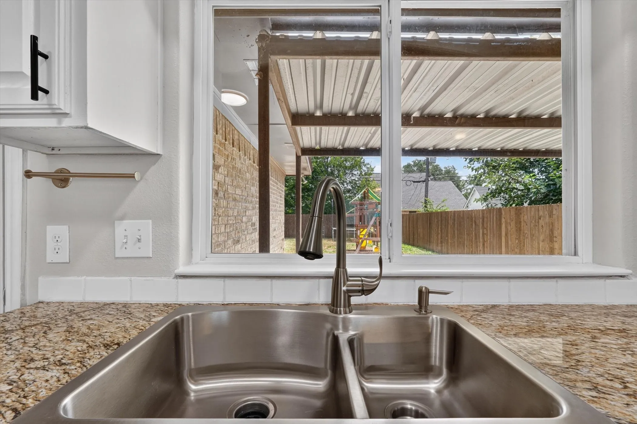 Single Family Residence For Sale in Tarrant County , 624 Hallvale Drive, White Settlement, Texas 76108, 4 Bedroom, 2 Bathroom, 2 Garage spaces, 1,675 Sqft, built in 1977, mls#21335934, Real Estate Agent in White Settlement, Homes For Sale in Tarrant county, Homes For Sale in White Settlement, Realtor in White Settlement Texas, Real Estate Brokerage Independent Realty Texas, Luminita Cordes Realtor