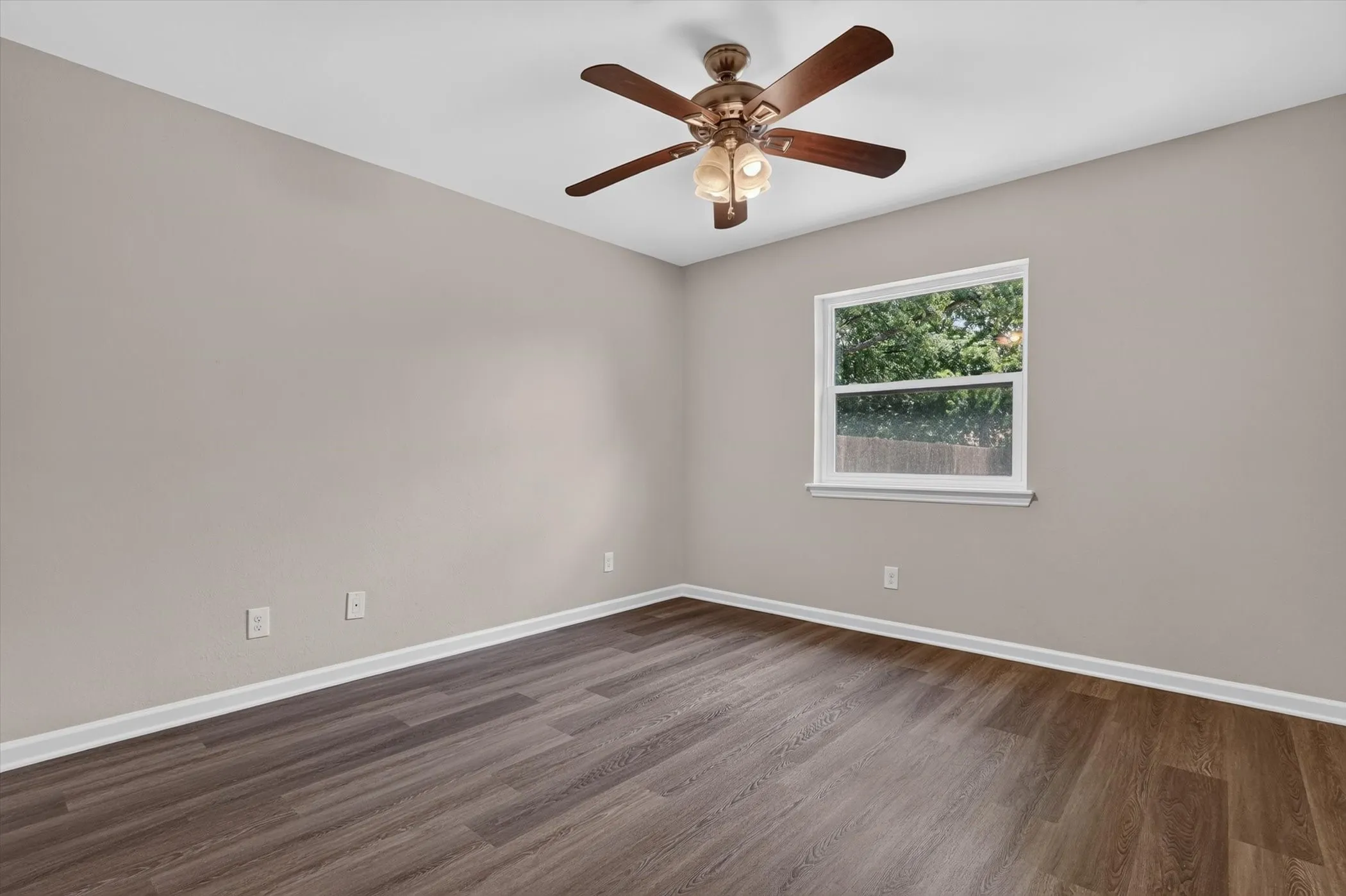 Single Family Residence For Sale in Tarrant County , 624 Hallvale Drive, White Settlement, Texas 76108, 4 Bedroom, 2 Bathroom, 2 Garage spaces, 1,675 Sqft, built in 1977, mls#21335934, Real Estate Agent in White Settlement, Homes For Sale in Tarrant county, Homes For Sale in White Settlement, Realtor in White Settlement Texas, Real Estate Brokerage Independent Realty Texas, Luminita Cordes Realtor