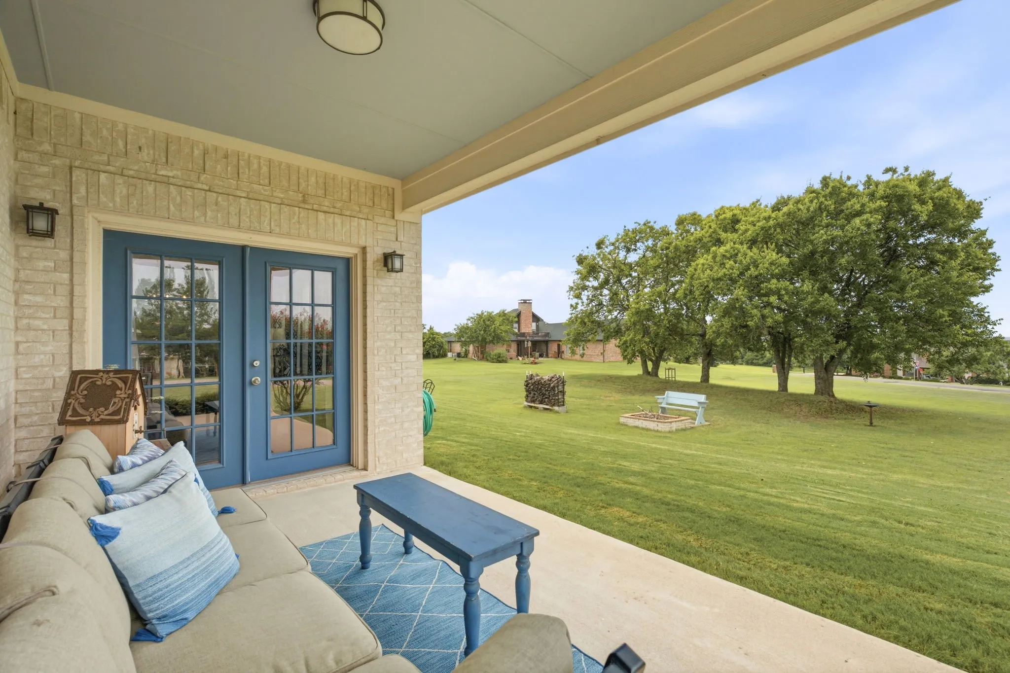 Single Family Residence For Sale in Grayson County , 131 Whispering Winds Drive, Gunter, Texas 75058, 3 Bedroom, 2 Bathroom, 3 Garage spaces, 2,533 Sqft, built in 2016, mls#21330846, Real Estate Agent in Gunter, Homes For Sale in Grayson county, Homes For Sale in Gunter, Realtor in Gunter Texas, Real Estate Brokerage Independent Realty Texas, Luminita Cordes Realtor