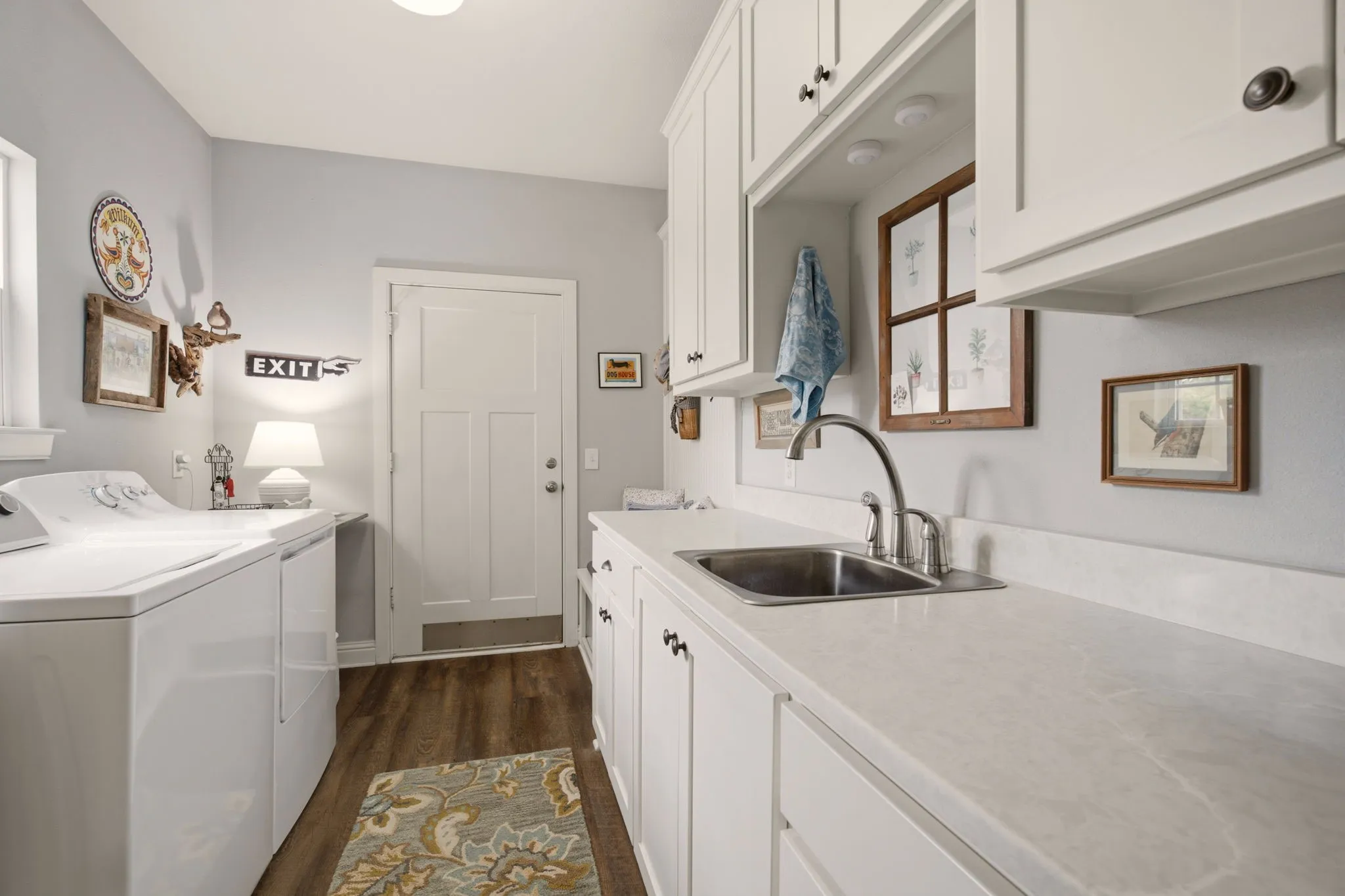 Single Family Residence For Sale in Grayson County , 131 Whispering Winds Drive, Gunter, Texas 75058, 3 Bedroom, 2 Bathroom, 3 Garage spaces, 2,533 Sqft, built in 2016, mls#21330846, Real Estate Agent in Gunter, Homes For Sale in Grayson county, Homes For Sale in Gunter, Realtor in Gunter Texas, Real Estate Brokerage Independent Realty Texas, Luminita Cordes Realtor