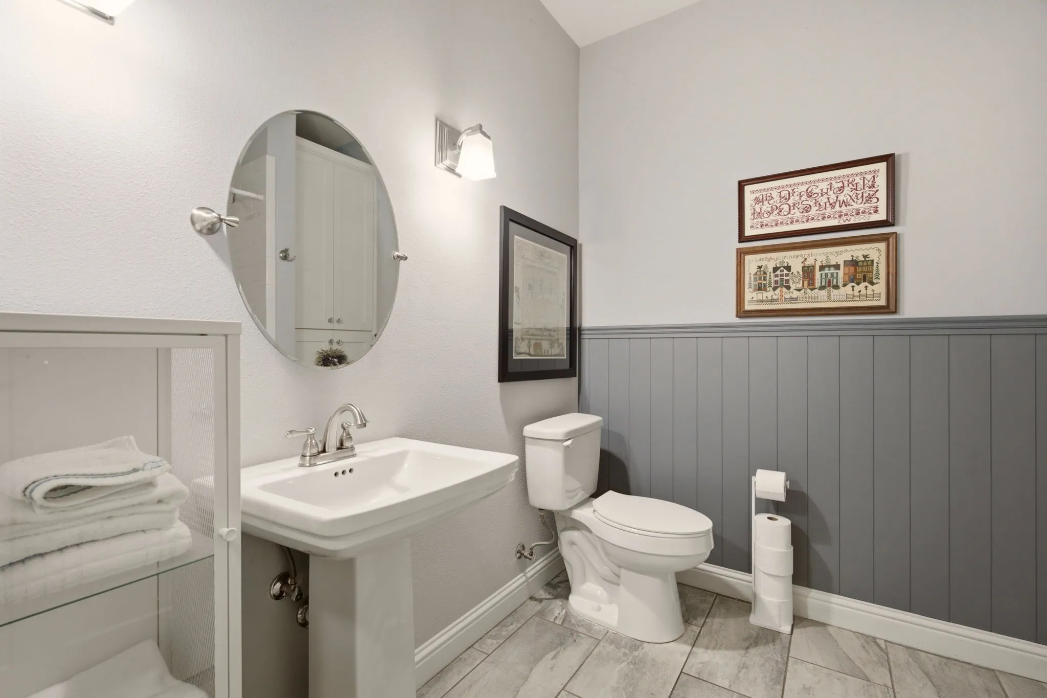 Single Family Residence For Sale in Grayson County , 131 Whispering Winds Drive, Gunter, Texas 75058, 3 Bedroom, 2 Bathroom, 3 Garage spaces, 2,533 Sqft, built in 2016, mls#21330846, Real Estate Agent in Gunter, Homes For Sale in Grayson county, Homes For Sale in Gunter, Realtor in Gunter Texas, Real Estate Brokerage Independent Realty Texas, Luminita Cordes Realtor