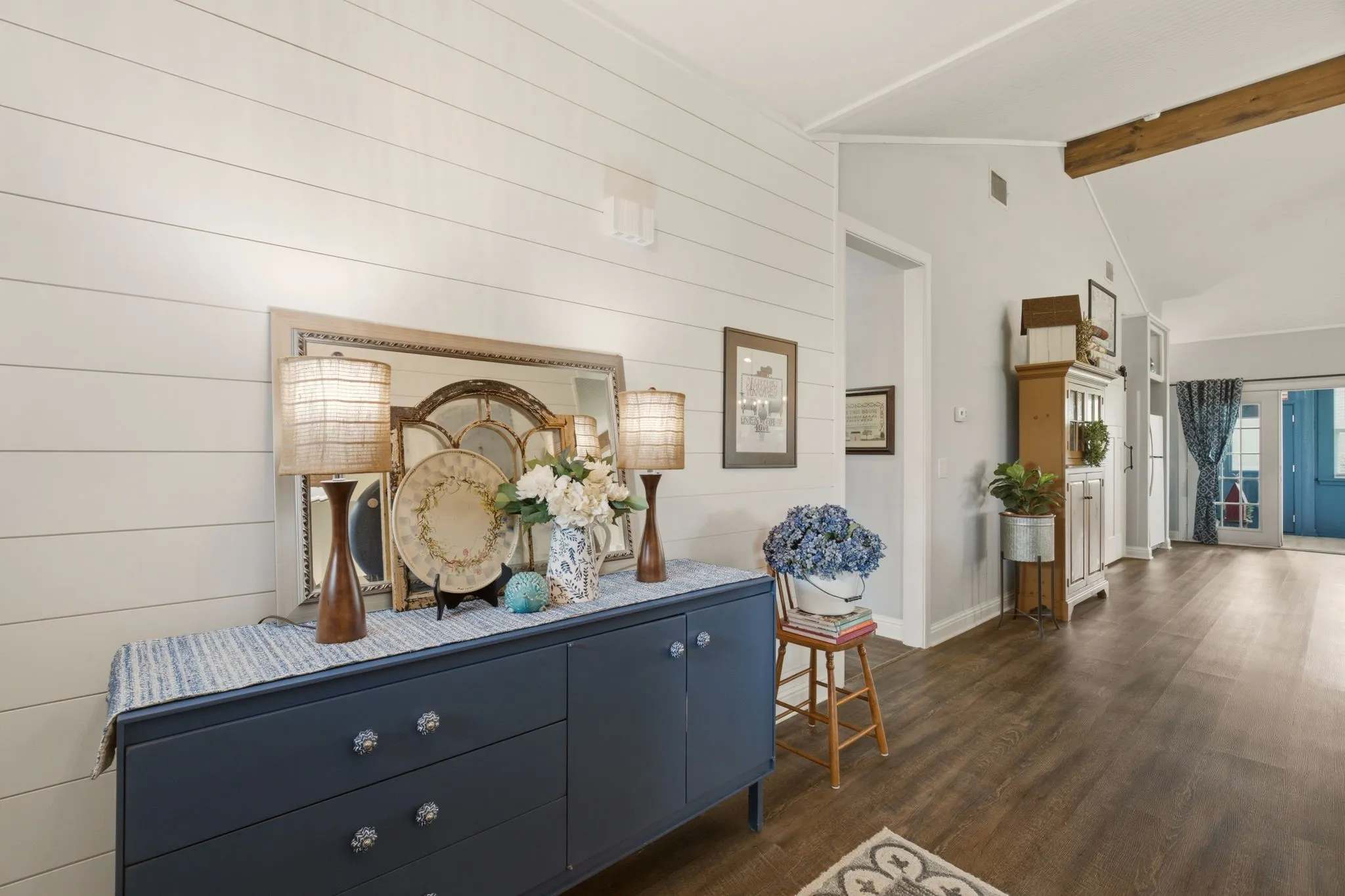 Single Family Residence For Sale in Grayson County , 131 Whispering Winds Drive, Gunter, Texas 75058, 3 Bedroom, 2 Bathroom, 3 Garage spaces, 2,533 Sqft, built in 2016, mls#21330846, Real Estate Agent in Gunter, Homes For Sale in Grayson county, Homes For Sale in Gunter, Realtor in Gunter Texas, Real Estate Brokerage Independent Realty Texas, Luminita Cordes Realtor