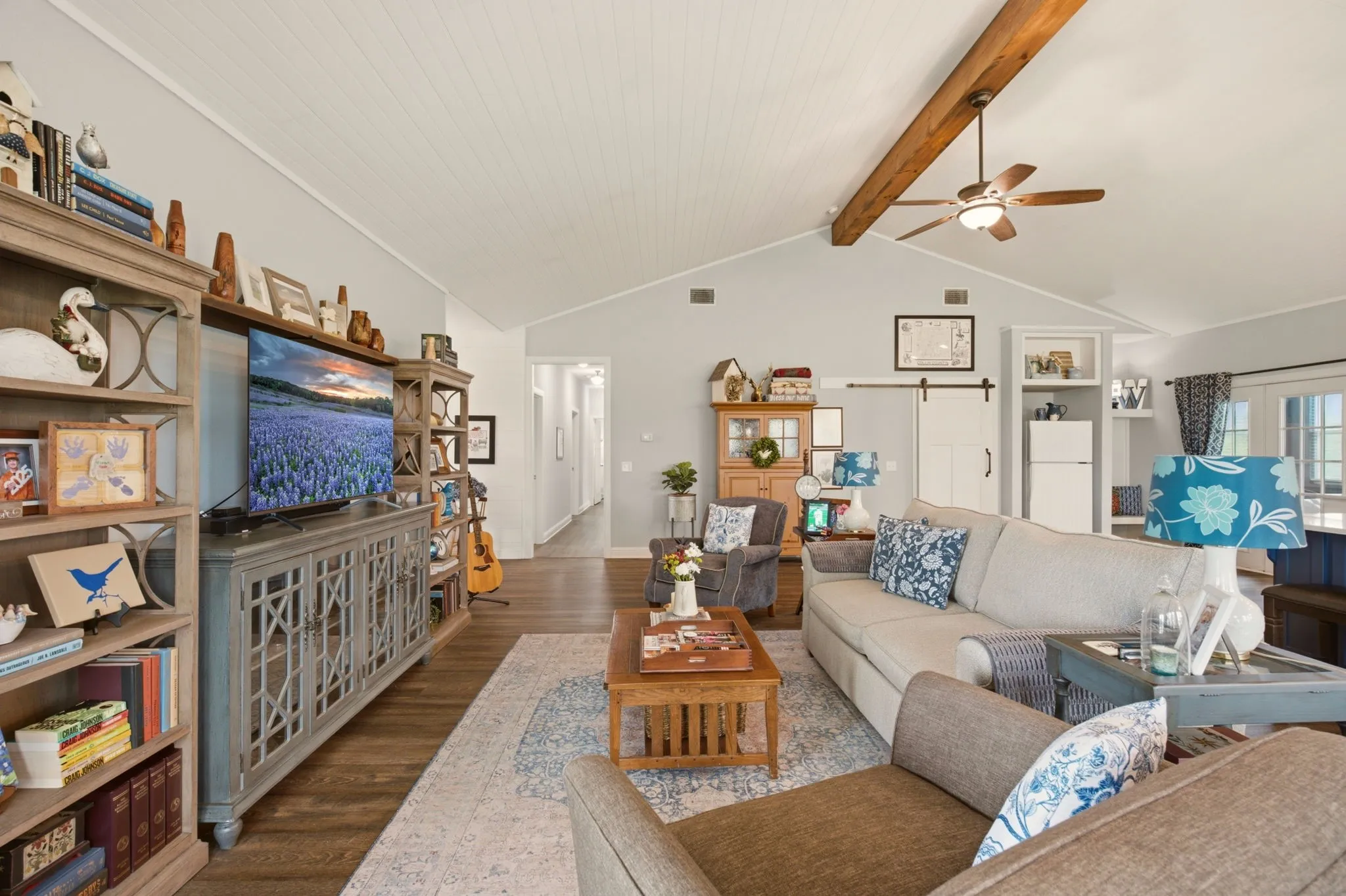 Single Family Residence For Sale in Grayson County , 131 Whispering Winds Drive, Gunter, Texas 75058, 3 Bedroom, 2 Bathroom, 3 Garage spaces, 2,533 Sqft, built in 2016, mls#21330846, Real Estate Agent in Gunter, Homes For Sale in Grayson county, Homes For Sale in Gunter, Realtor in Gunter Texas, Real Estate Brokerage Independent Realty Texas, Luminita Cordes Realtor