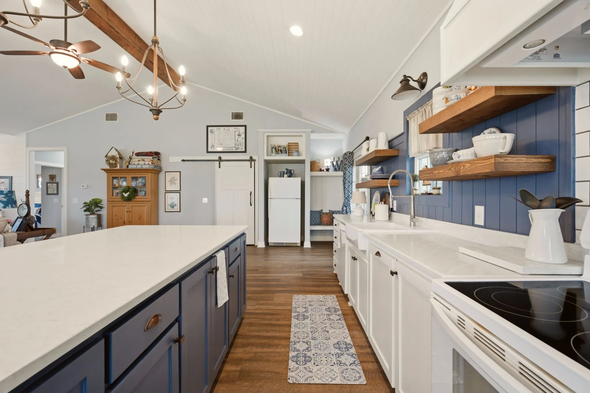 Single Family Residence For Sale in Grayson County , 131 Whispering Winds Drive, Gunter, Texas 75058, 3 Bedroom, 2 Bathroom, 3 Garage spaces, 2,533 Sqft, built in 2016, mls#21330846, Real Estate Agent in Gunter, Homes For Sale in Grayson county, Homes For Sale in Gunter, Realtor in Gunter Texas, Real Estate Brokerage Independent Realty Texas, Luminita Cordes Realtor