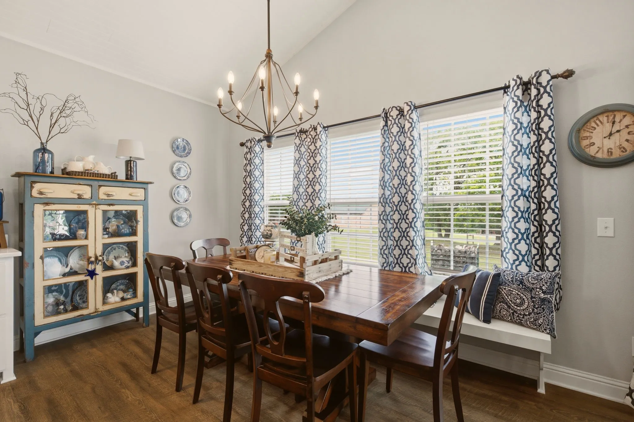 Single Family Residence For Sale in Grayson County , 131 Whispering Winds Drive, Gunter, Texas 75058, 3 Bedroom, 2 Bathroom, 3 Garage spaces, 2,533 Sqft, built in 2016, mls#21330846, Real Estate Agent in Gunter, Homes For Sale in Grayson county, Homes For Sale in Gunter, Realtor in Gunter Texas, Real Estate Brokerage Independent Realty Texas, Luminita Cordes Realtor