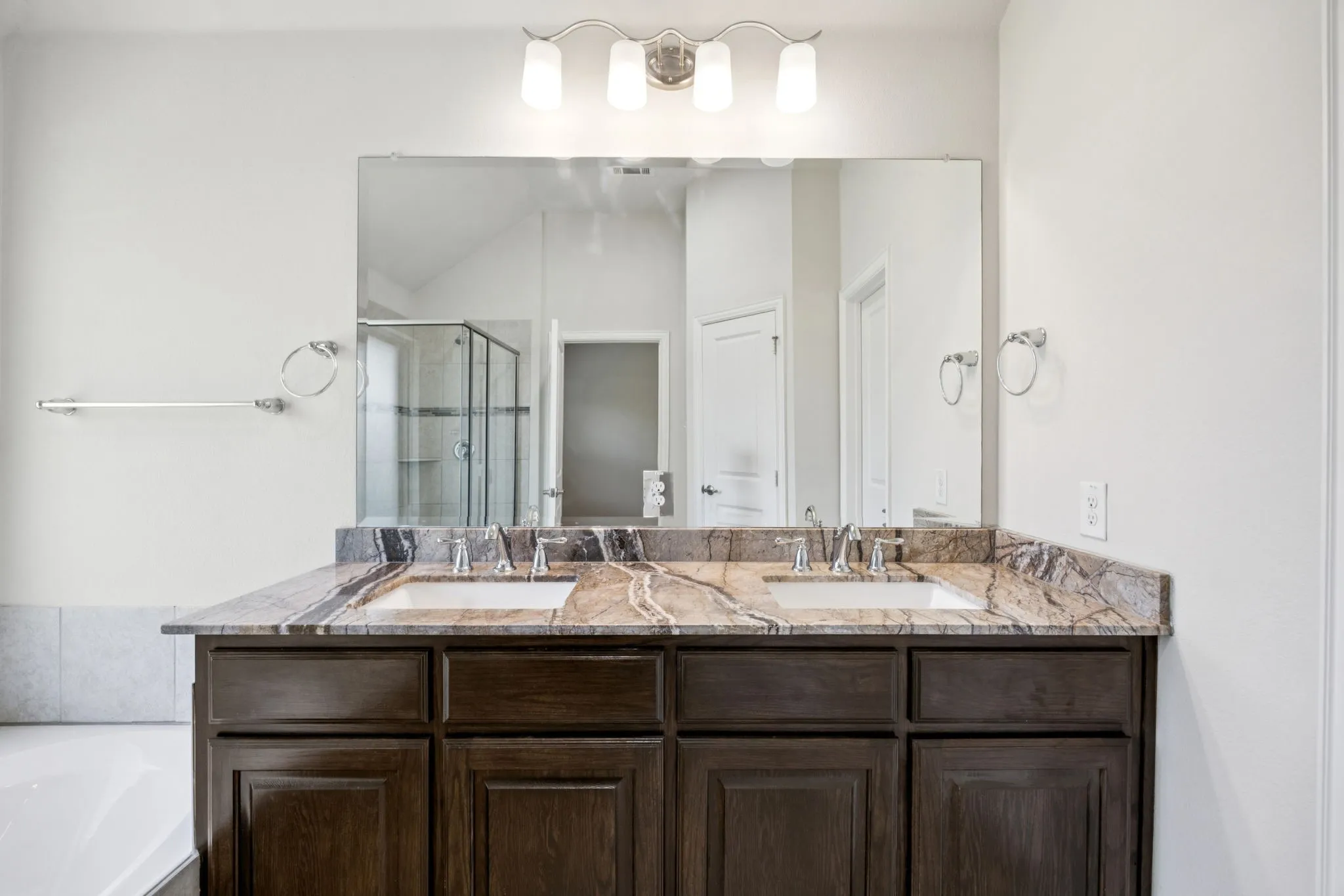 Single Family Residence For Rent in Collin County , 2317 Houston Drive, Melissa, Texas 75454, 3 Bedroom, 2 Bathroom, 2 Garage spaces, 2,013 Sqft, built in 2017, mls#21334209, Real Estate Agent in Melissa, Homes For Rent in Collin county, Homes For Rent in Melissa, Realtor in Melissa Texas, Real Estate Brokerage Independent Realty Texas, Luminita Cordes Realtor