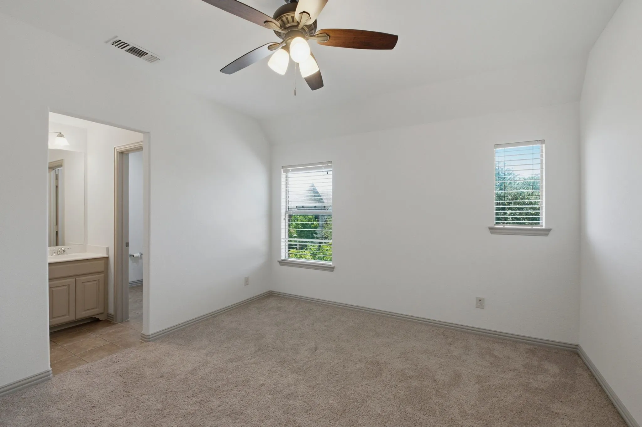 Single Family Residence For Rent in Collin County , 11907 Bamberg Lane, Frisco, Texas 75035, 5 Bedroom, 4 Bathroom, 3 Garage spaces, 4,105 Sqft, built in 2007, mls#21336171, Real Estate Agent in Frisco, Homes For Rent in Collin county, Homes For Rent in Frisco, Realtor in Frisco Texas, Real Estate Brokerage Independent Realty Texas, Luminita Cordes Realtor