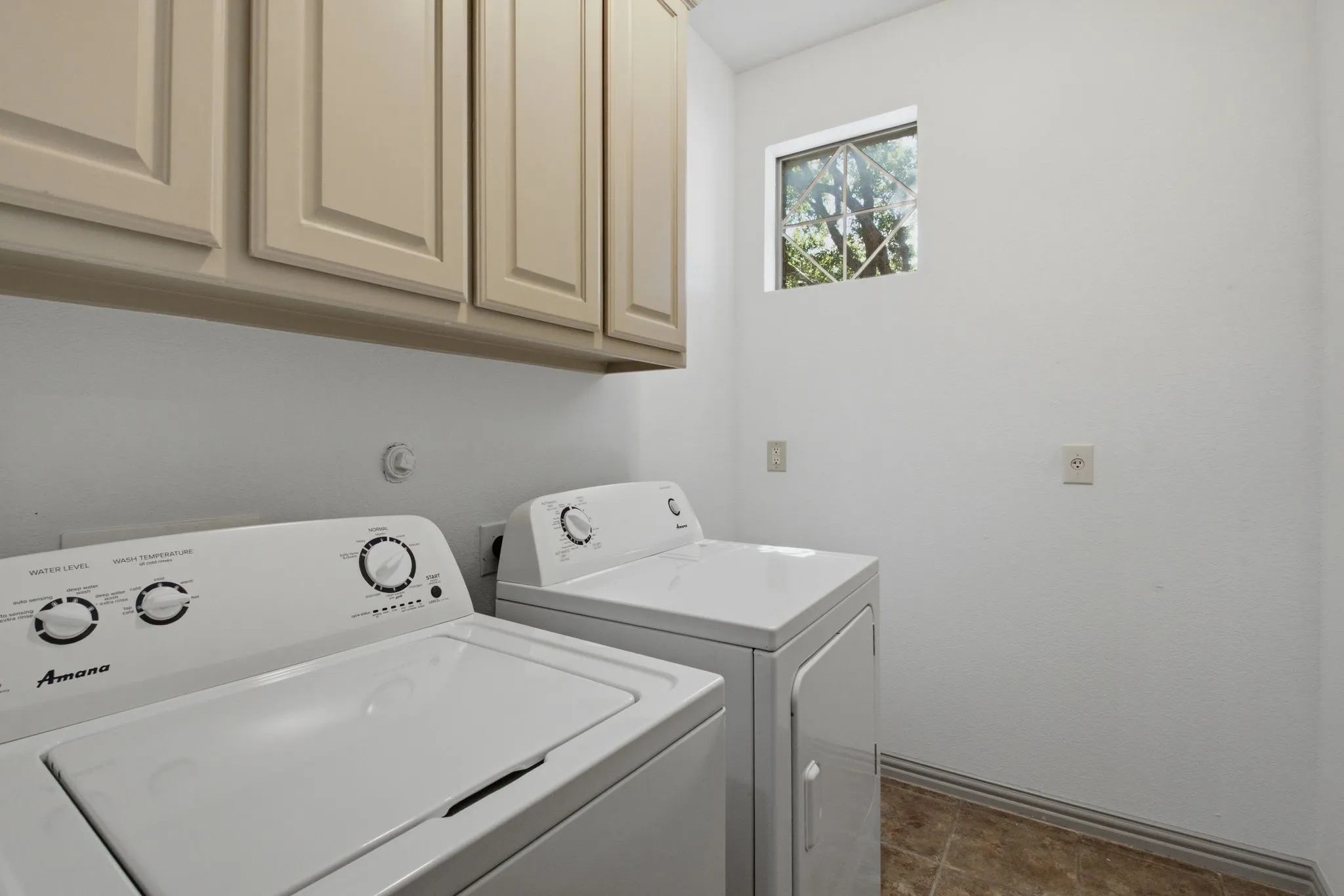 Single Family Residence For Rent in Collin County , 11907 Bamberg Lane, Frisco, Texas 75035, 5 Bedroom, 4 Bathroom, 3 Garage spaces, 4,105 Sqft, built in 2007, mls#21336171, Real Estate Agent in Frisco, Homes For Rent in Collin county, Homes For Rent in Frisco, Realtor in Frisco Texas, Real Estate Brokerage Independent Realty Texas, Luminita Cordes Realtor