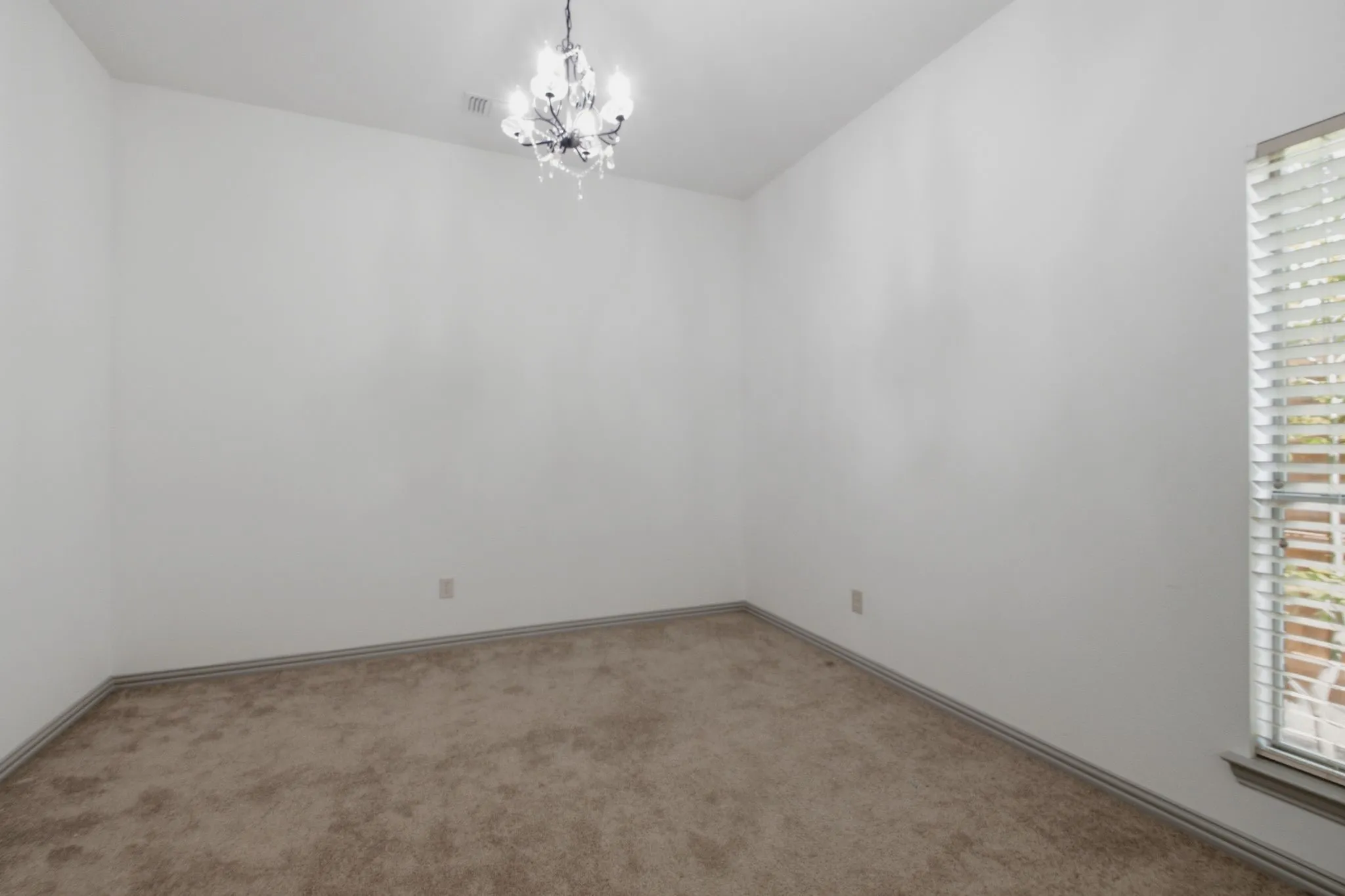 Single Family Residence For Rent in Collin County , 11907 Bamberg Lane, Frisco, Texas 75035, 5 Bedroom, 4 Bathroom, 3 Garage spaces, 4,105 Sqft, built in 2007, mls#21336171, Real Estate Agent in Frisco, Homes For Rent in Collin county, Homes For Rent in Frisco, Realtor in Frisco Texas, Real Estate Brokerage Independent Realty Texas, Luminita Cordes Realtor