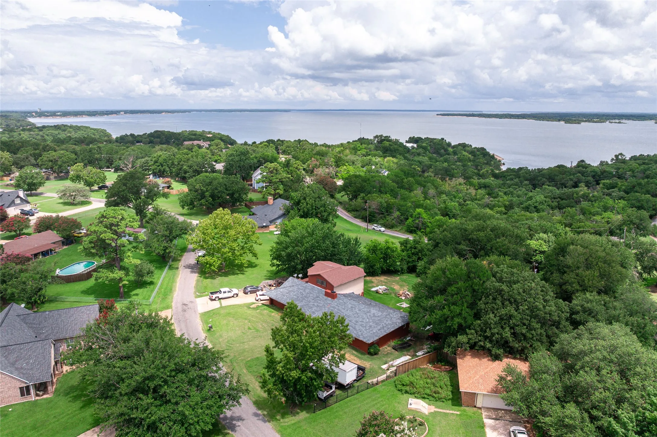 Single Family Residence For Sale in Grayson County , 105 Texoma Terrace Road, Denison, Texas 75020, 5 Bedrooms, 5 Bathrooms, 1 Garage spaces, 5,000 Sqft, built in 1957, Price $299,000, mls#21326264, Real Estate Agent in Denison, Homes For Sale in Grayson county, Homes For Sale in Denison, Realtor in Denison Texas, Real Estate Brokerage Independent Realty Texas, Luminita Cordes Realtor