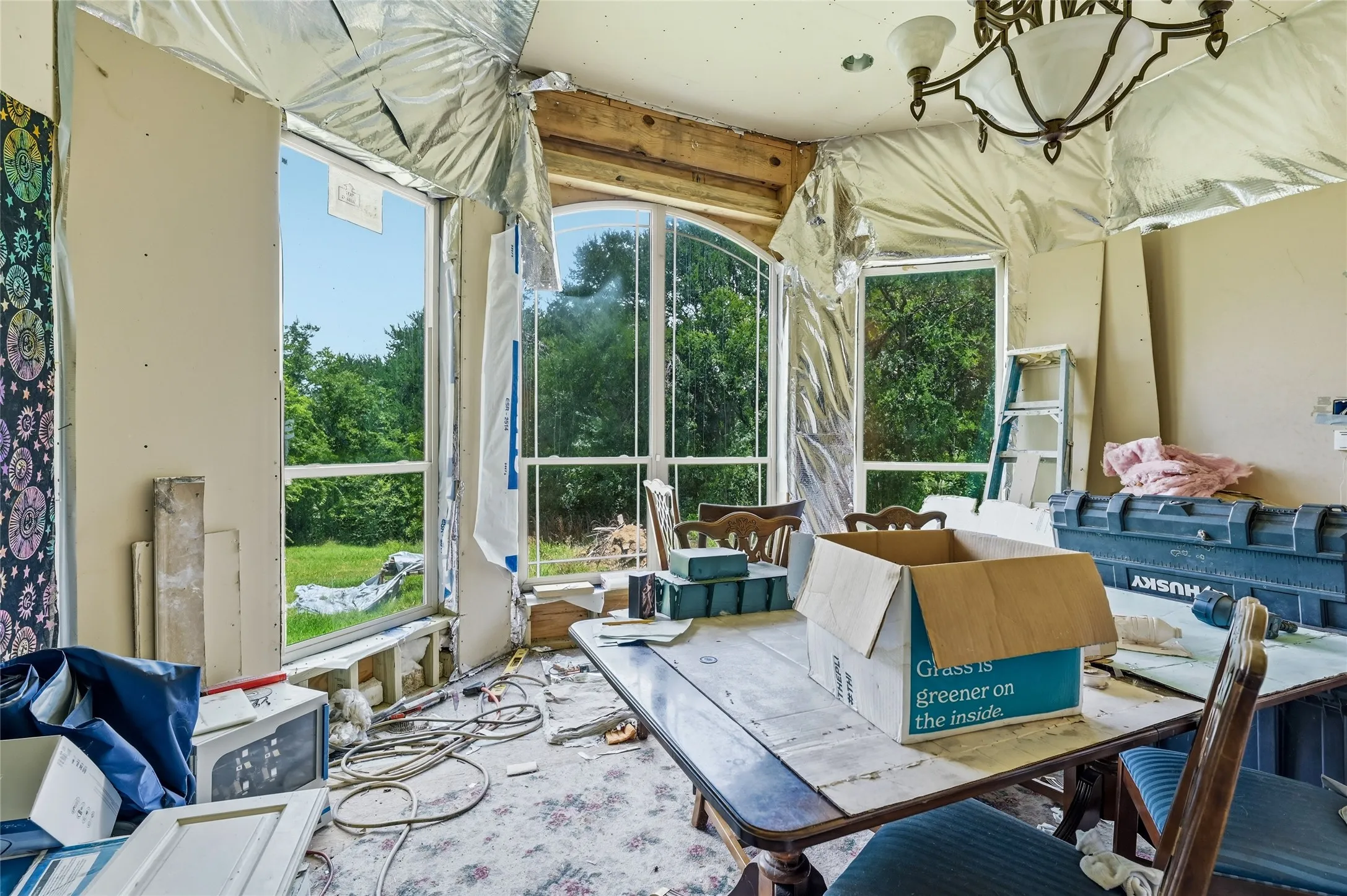 Single Family Residence For Sale in Grayson County , 105 Texoma Terrace Road, Denison, Texas 75020, 5 Bedrooms, 5 Bathrooms, 1 Garage spaces, 5,000 Sqft, built in 1957, Price $299,000, mls#21326264, Real Estate Agent in Denison, Homes For Sale in Grayson county, Homes For Sale in Denison, Realtor in Denison Texas, Real Estate Brokerage Independent Realty Texas, Luminita Cordes Realtor