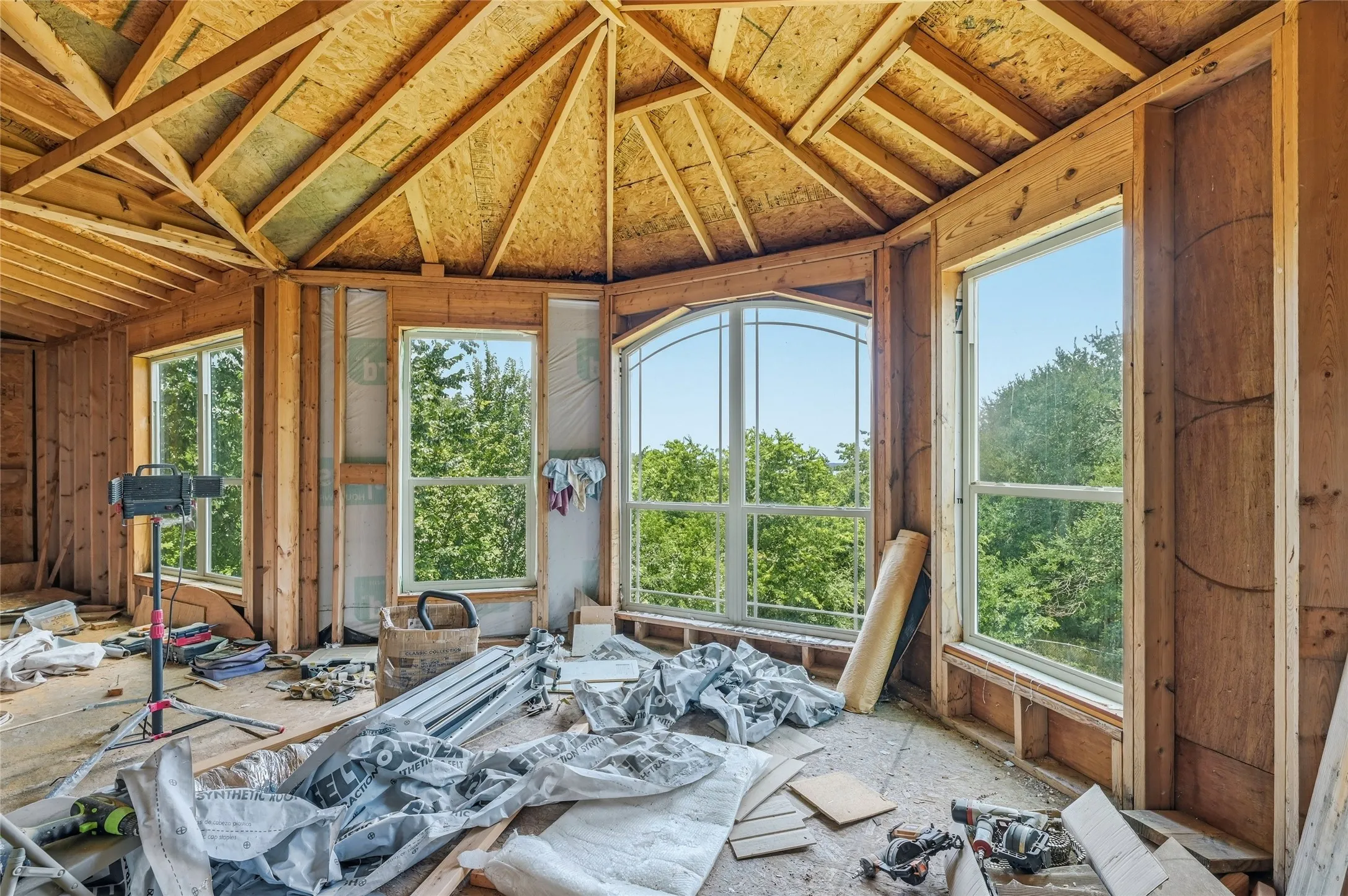 Single Family Residence For Sale in Grayson County , 105 Texoma Terrace Road, Denison, Texas 75020, 5 Bedrooms, 5 Bathrooms, 1 Garage spaces, 5,000 Sqft, built in 1957, Price $299,000, mls#21326264, Real Estate Agent in Denison, Homes For Sale in Grayson county, Homes For Sale in Denison, Realtor in Denison Texas, Real Estate Brokerage Independent Realty Texas, Luminita Cordes Realtor