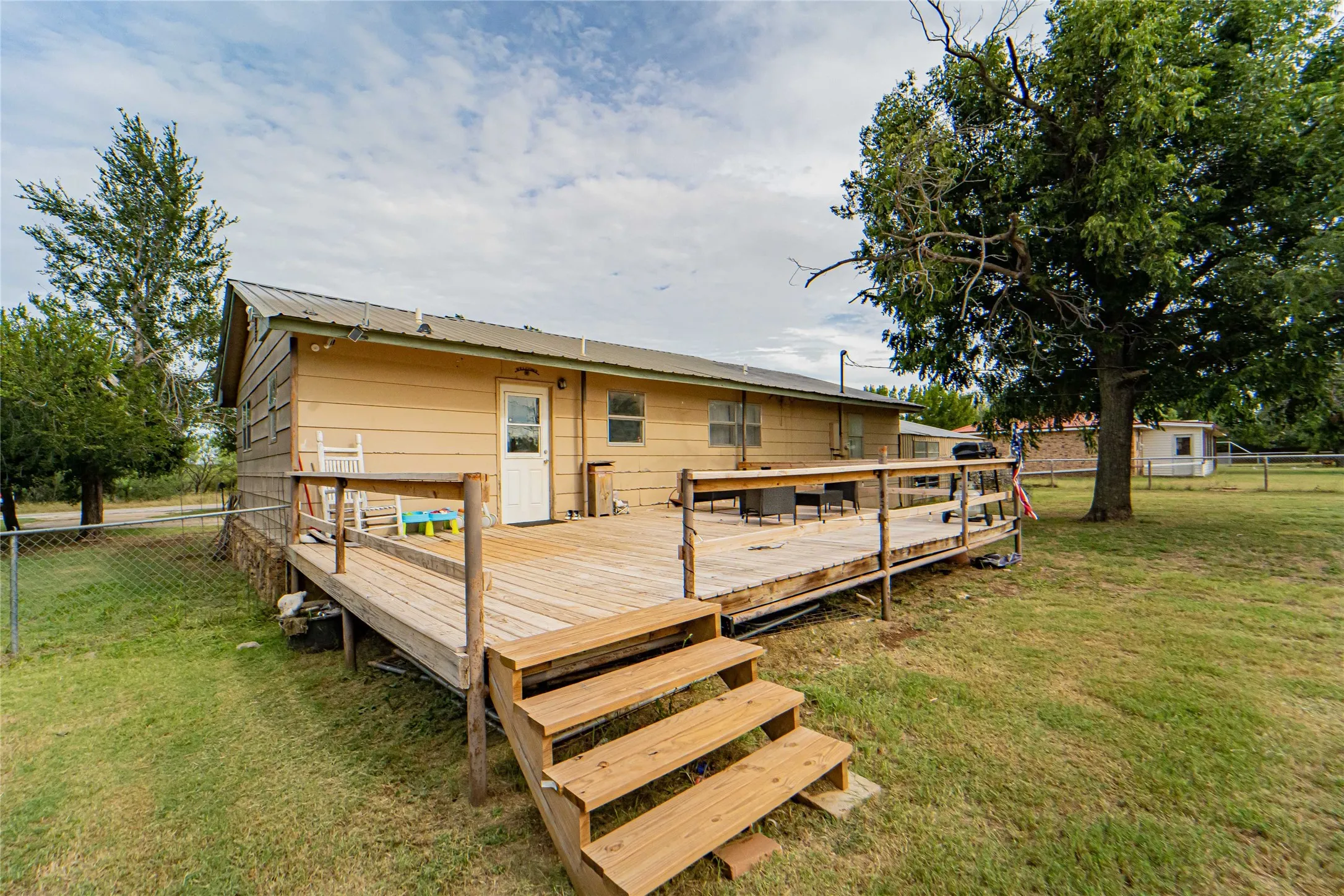 Single Family Residence For Sale in Stephens County , 87 Water District Road 214, Breckenridge, Texas 76424, 3 Bedroom, 2 Bathroom, Garage spaces, 1,200 Sqft, built in 1986, mls#21331381, Real Estate Agent in Breckenridge, Homes For Sale in Stephens county, Homes For Sale in Breckenridge, Realtor in Breckenridge Texas, Real Estate Brokerage Independent Realty Texas, Luminita Cordes Realtor