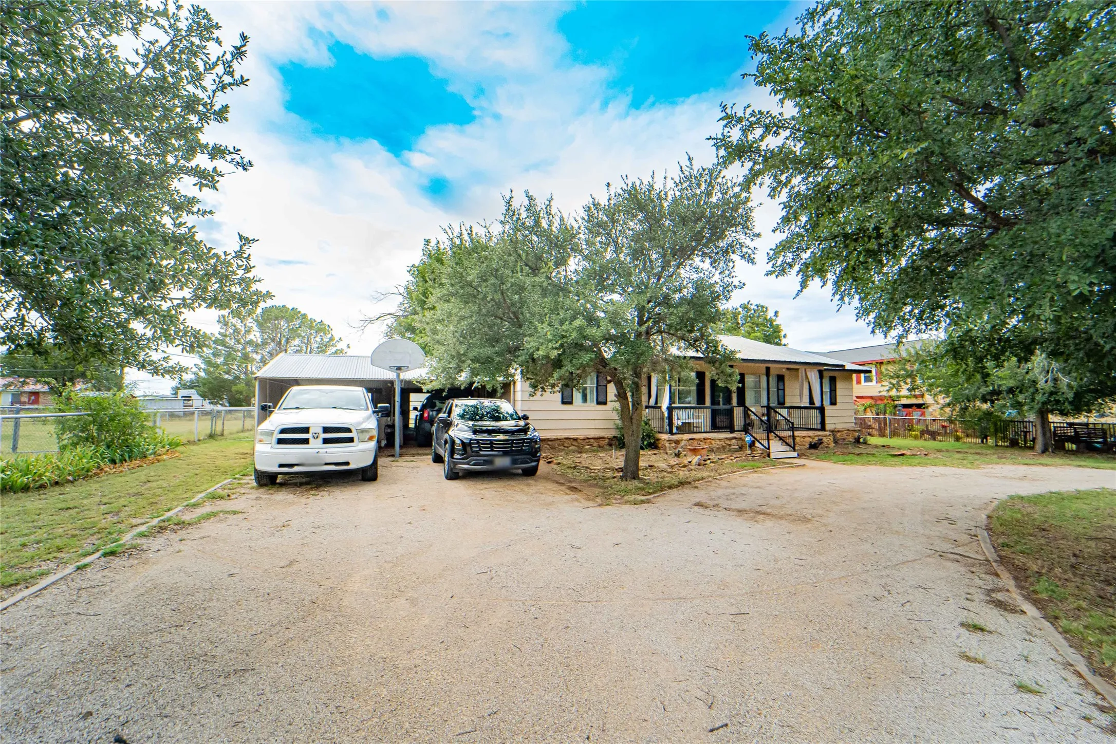 Single Family Residence For Sale in Stephens County , 87 Water District Road 214, Breckenridge, Texas 76424, 3 Bedroom, 2 Bathroom, Garage spaces, 1,200 Sqft, built in 1986, mls#21331381, Real Estate Agent in Breckenridge, Homes For Sale in Stephens county, Homes For Sale in Breckenridge, Realtor in Breckenridge Texas, Real Estate Brokerage Independent Realty Texas, Luminita Cordes Realtor