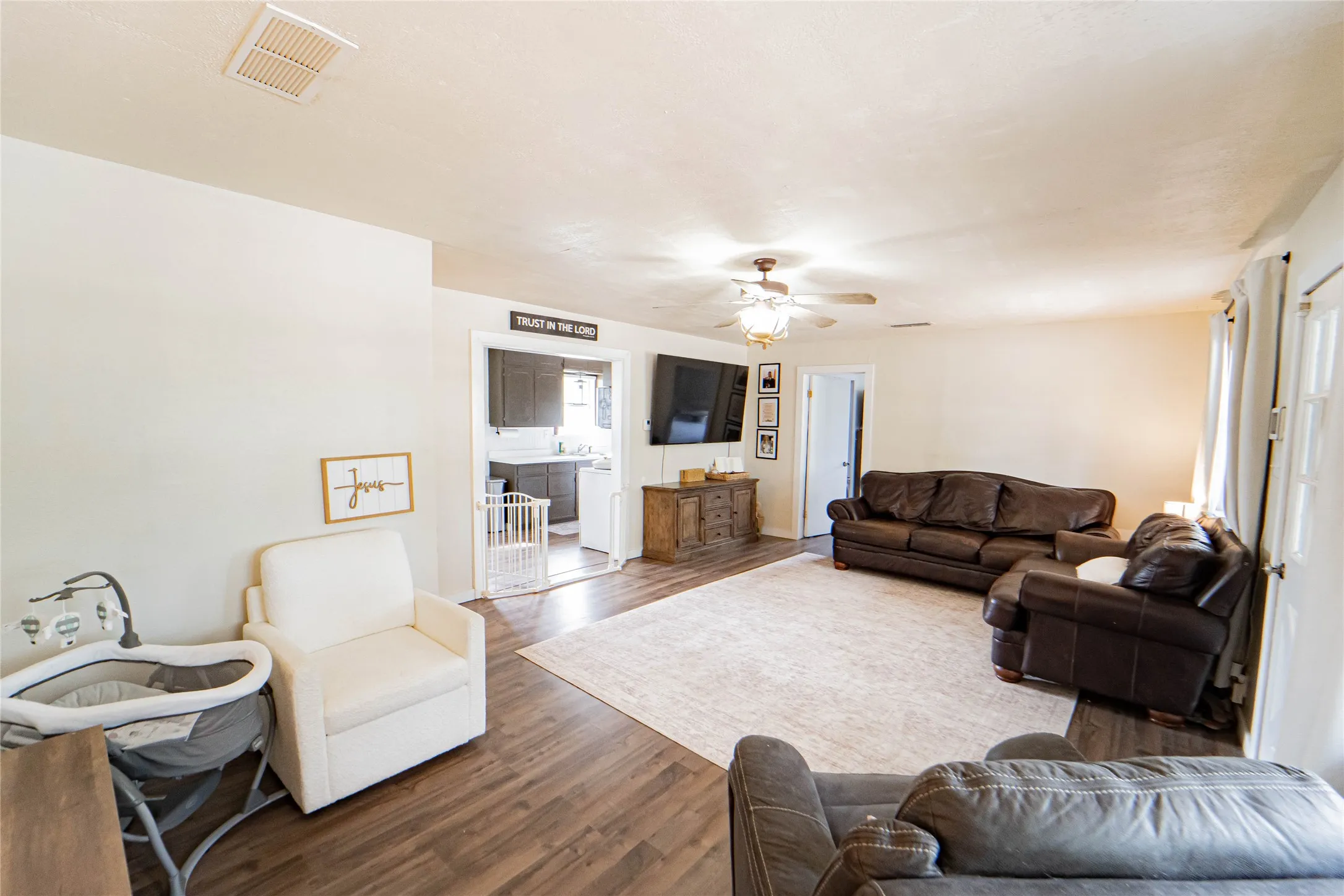 Single Family Residence For Sale in Stephens County , 87 Water District Road 214, Breckenridge, Texas 76424, 3 Bedroom, 2 Bathroom, Garage spaces, 1,200 Sqft, built in 1986, mls#21331381, Real Estate Agent in Breckenridge, Homes For Sale in Stephens county, Homes For Sale in Breckenridge, Realtor in Breckenridge Texas, Real Estate Brokerage Independent Realty Texas, Luminita Cordes Realtor