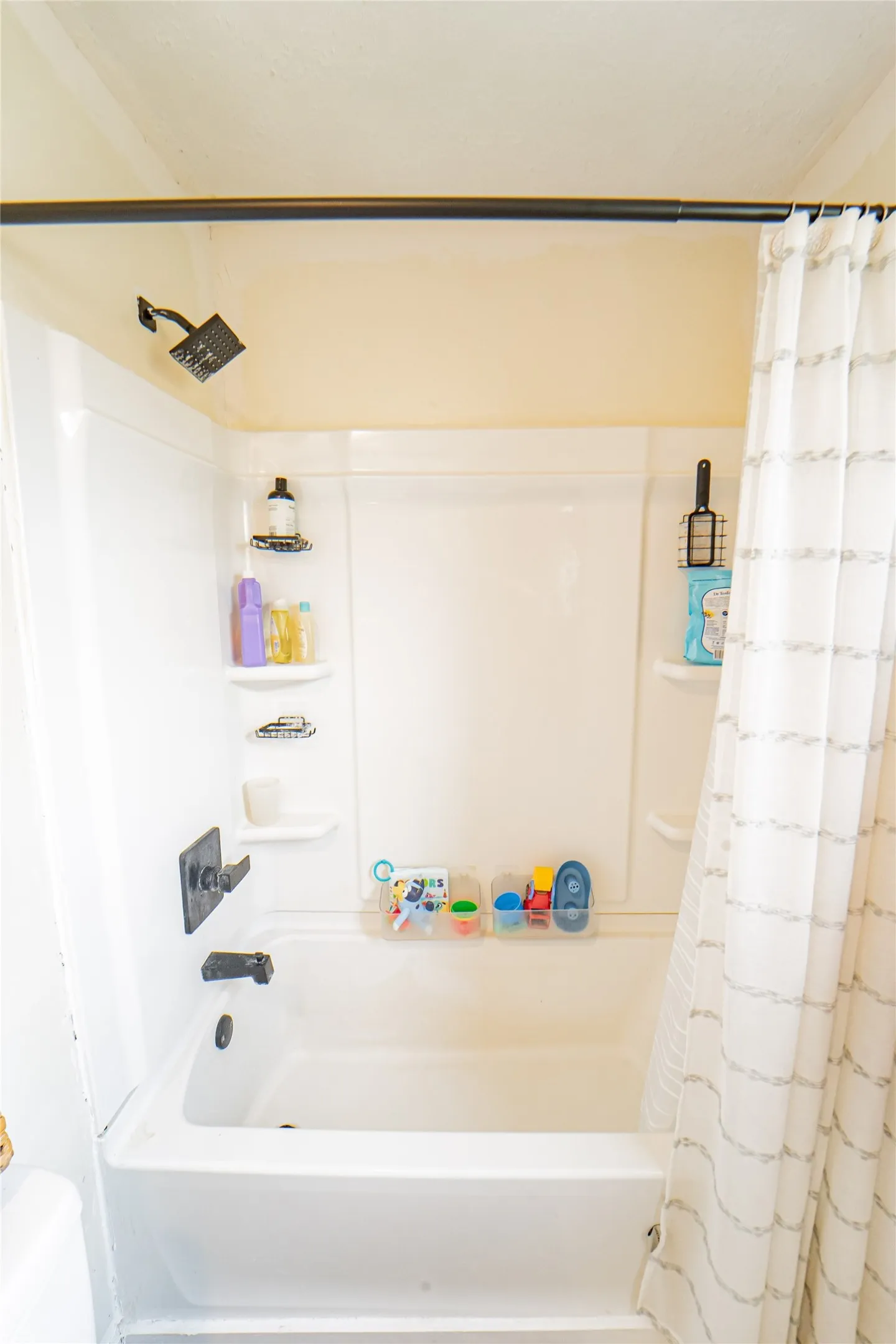Single Family Residence For Sale in Stephens County , 87 Water District Road 214, Breckenridge, Texas 76424, 3 Bedroom, 2 Bathroom, Garage spaces, 1,200 Sqft, built in 1986, mls#21331381, Real Estate Agent in Breckenridge, Homes For Sale in Stephens county, Homes For Sale in Breckenridge, Realtor in Breckenridge Texas, Real Estate Brokerage Independent Realty Texas, Luminita Cordes Realtor