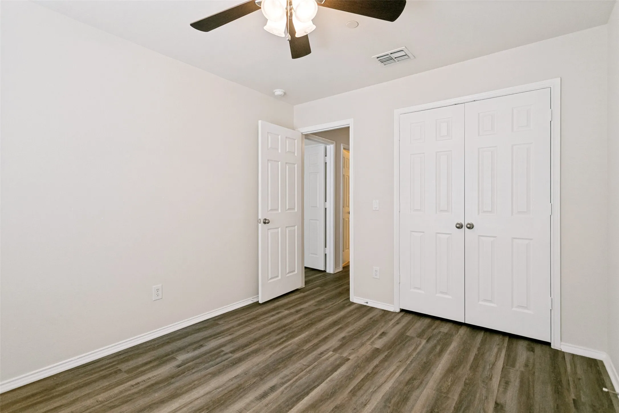Townhouse For Sale in Collin County , 3033 Stone Forest Circle, Mc Kinney, Texas 75070, 2 Bedroom, 2 Bathroom, 2 Garage spaces, 1,234 Sqft, built in 2005, mls#21330709, Real Estate Agent in Mc Kinney, Homes For Sale in Collin county, Homes For Sale in Mc Kinney, Realtor in Mc Kinney Texas, Real Estate Brokerage Independent Realty Texas, Luminita Cordes Realtor