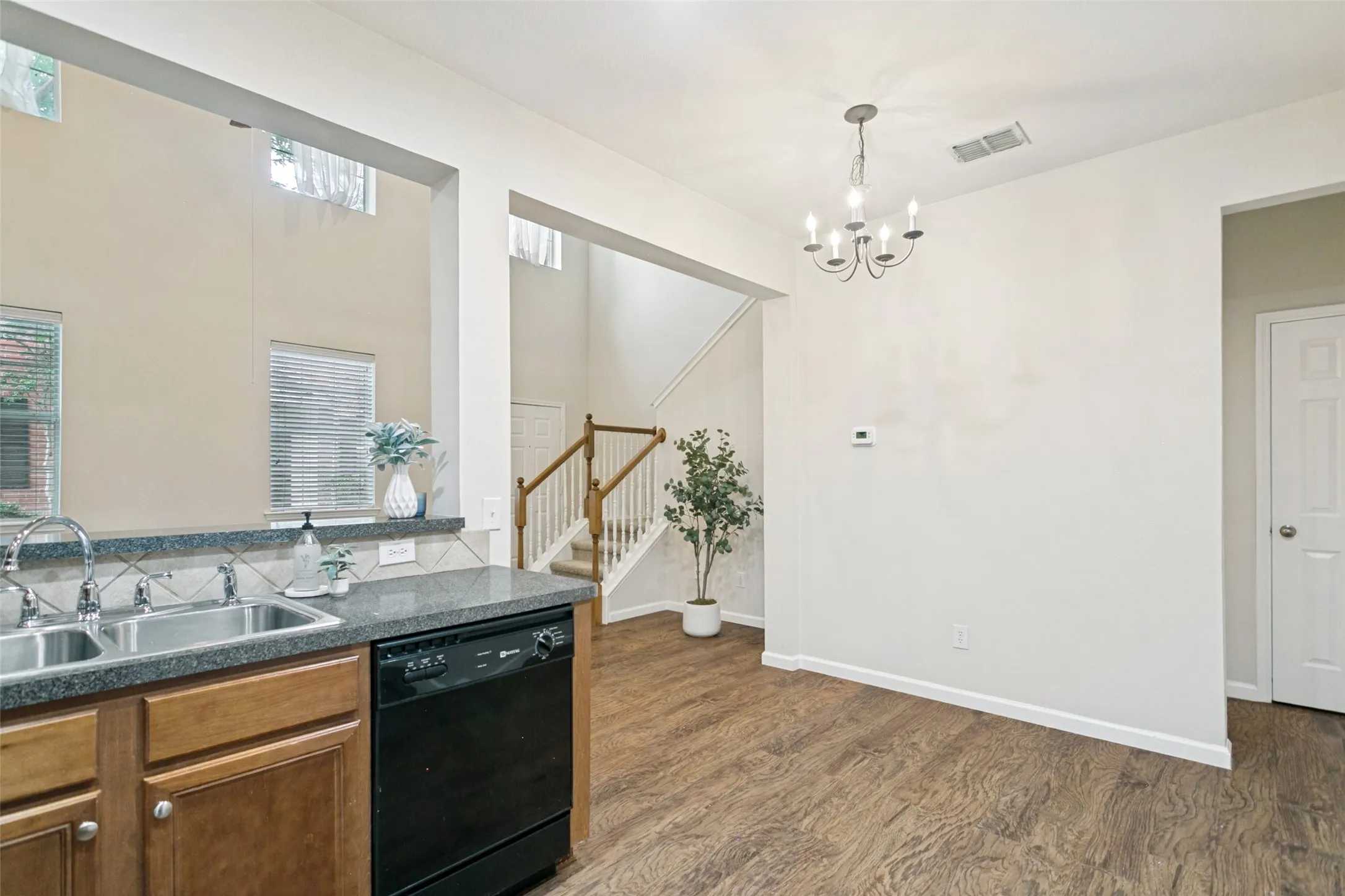 Townhouse For Sale in Collin County , 3033 Stone Forest Circle, Mc Kinney, Texas 75070, 2 Bedroom, 2 Bathroom, 2 Garage spaces, 1,234 Sqft, built in 2005, mls#21330709, Real Estate Agent in Mc Kinney, Homes For Sale in Collin county, Homes For Sale in Mc Kinney, Realtor in Mc Kinney Texas, Real Estate Brokerage Independent Realty Texas, Luminita Cordes Realtor