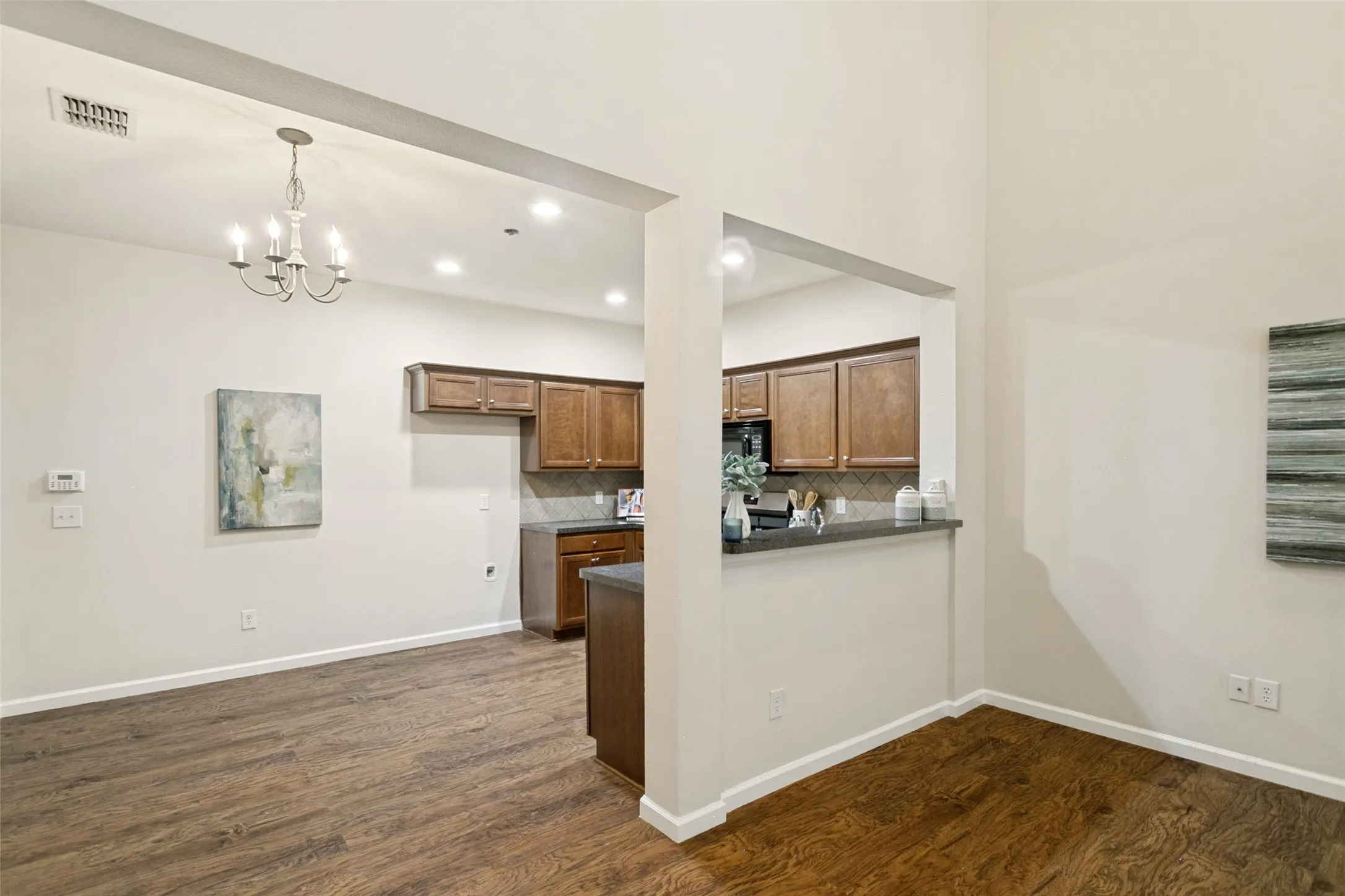 Townhouse For Sale in Collin County , 3033 Stone Forest Circle, Mc Kinney, Texas 75070, 2 Bedroom, 2 Bathroom, 2 Garage spaces, 1,234 Sqft, built in 2005, mls#21330709, Real Estate Agent in Mc Kinney, Homes For Sale in Collin county, Homes For Sale in Mc Kinney, Realtor in Mc Kinney Texas, Real Estate Brokerage Independent Realty Texas, Luminita Cordes Realtor