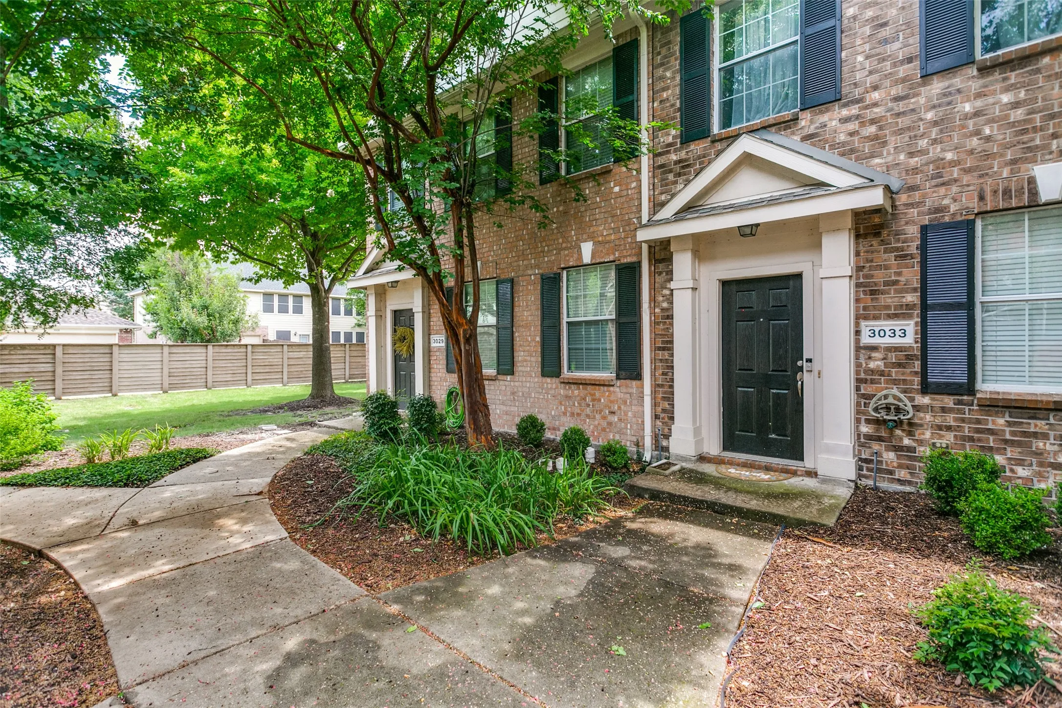 Townhouse For Sale in Collin County , 3033 Stone Forest Circle, Mc Kinney, Texas 75070, 2 Bedroom, 2 Bathroom, 2 Garage spaces, 1,234 Sqft, built in 2005, mls#21330709, Real Estate Agent in Mc Kinney, Homes For Sale in Collin county, Homes For Sale in Mc Kinney, Realtor in Mc Kinney Texas, Real Estate Brokerage Independent Realty Texas, Luminita Cordes Realtor