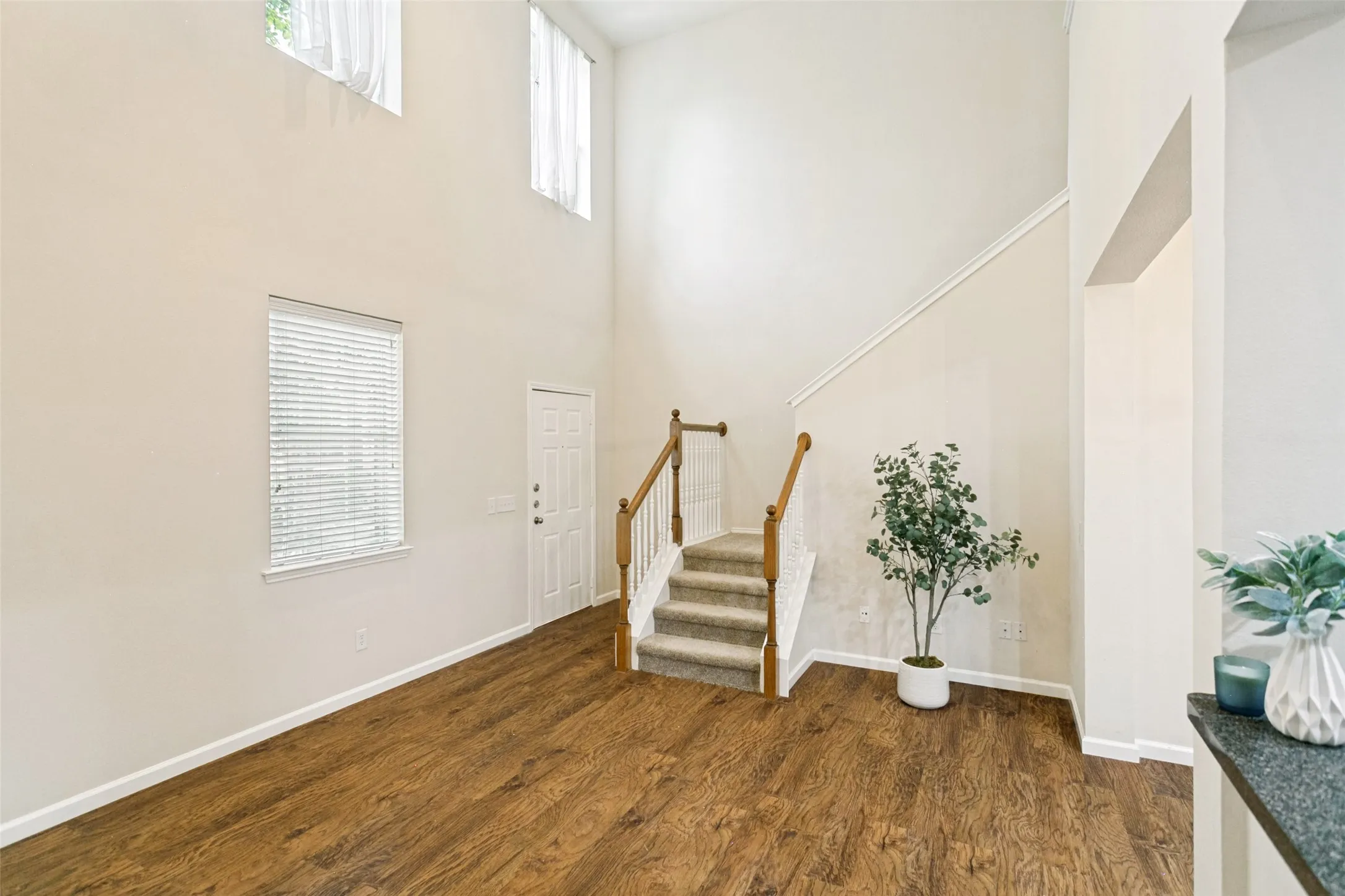 Townhouse For Sale in Collin County , 3033 Stone Forest Circle, Mc Kinney, Texas 75070, 2 Bedroom, 2 Bathroom, 2 Garage spaces, 1,234 Sqft, built in 2005, mls#21330709, Real Estate Agent in Mc Kinney, Homes For Sale in Collin county, Homes For Sale in Mc Kinney, Realtor in Mc Kinney Texas, Real Estate Brokerage Independent Realty Texas, Luminita Cordes Realtor