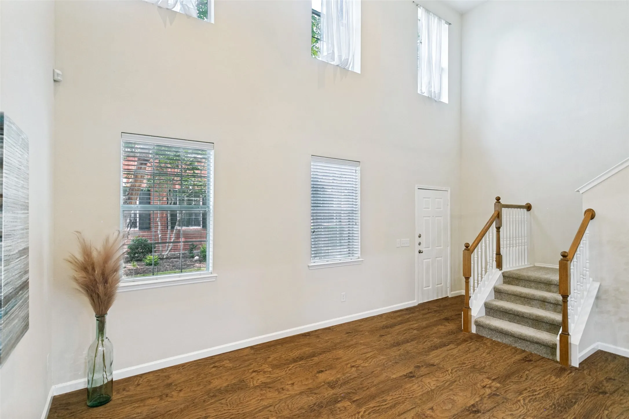 Townhouse For Sale in Collin County , 3033 Stone Forest Circle, Mc Kinney, Texas 75070, 2 Bedroom, 2 Bathroom, 2 Garage spaces, 1,234 Sqft, built in 2005, mls#21330709, Real Estate Agent in Mc Kinney, Homes For Sale in Collin county, Homes For Sale in Mc Kinney, Realtor in Mc Kinney Texas, Real Estate Brokerage Independent Realty Texas, Luminita Cordes Realtor