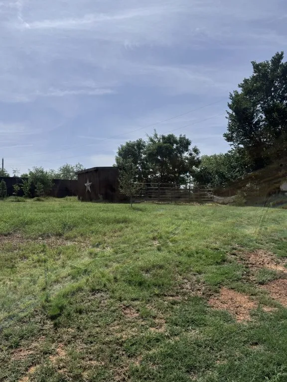 Single Family Residence For Sale in Denton County , 630 Dove Trail, Lewisville, Texas 75077, 4 Bedroom, 3 Bathroom, 2 Garage spaces, 2,041 Sqft, built in 1987, mls#21336041, Real Estate Agent in Lewisville, Homes For Sale in Denton county, Homes For Sale in Lewisville, Realtor in Lewisville Texas, Real Estate Brokerage Independent Realty Texas, Luminita Cordes Realtor