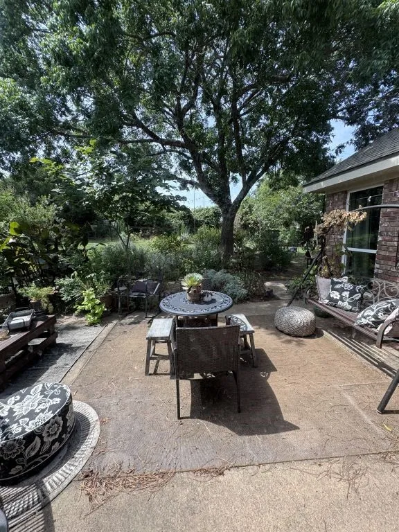 Single Family Residence For Sale in Denton County , 630 Dove Trail, Lewisville, Texas 75077, 4 Bedroom, 3 Bathroom, 2 Garage spaces, 2,041 Sqft, built in 1987, mls#21336041, Real Estate Agent in Lewisville, Homes For Sale in Denton county, Homes For Sale in Lewisville, Realtor in Lewisville Texas, Real Estate Brokerage Independent Realty Texas, Luminita Cordes Realtor