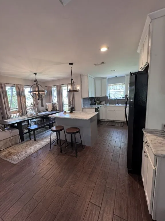Single Family Residence For Sale in Denton County , 630 Dove Trail, Lewisville, Texas 75077, 4 Bedroom, 3 Bathroom, 2 Garage spaces, 2,041 Sqft, built in 1987, mls#21336041, Real Estate Agent in Lewisville, Homes For Sale in Denton county, Homes For Sale in Lewisville, Realtor in Lewisville Texas, Real Estate Brokerage Independent Realty Texas, Luminita Cordes Realtor