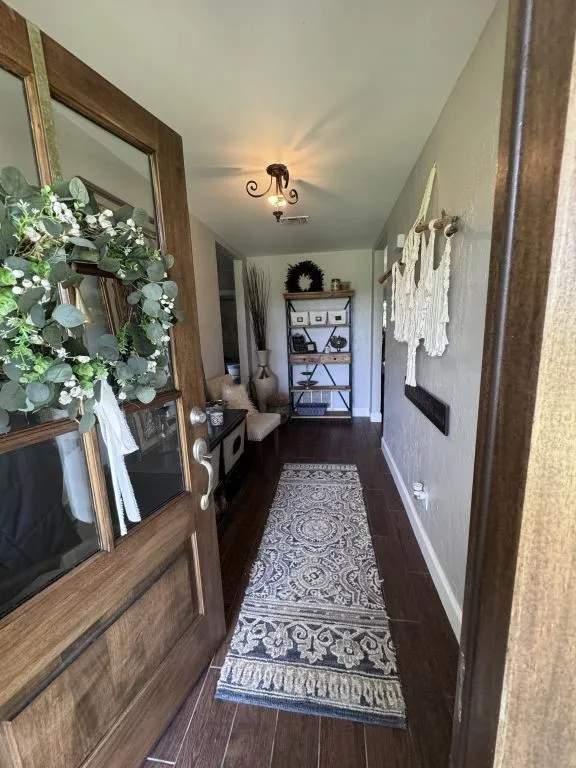 Single Family Residence For Sale in Denton County , 630 Dove Trail, Lewisville, Texas 75077, 4 Bedroom, 3 Bathroom, 2 Garage spaces, 2,041 Sqft, built in 1987, mls#21336041, Real Estate Agent in Lewisville, Homes For Sale in Denton county, Homes For Sale in Lewisville, Realtor in Lewisville Texas, Real Estate Brokerage Independent Realty Texas, Luminita Cordes Realtor