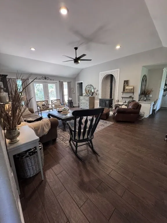 Single Family Residence For Sale in Denton County , 630 Dove Trail, Lewisville, Texas 75077, 4 Bedroom, 3 Bathroom, 2 Garage spaces, 2,041 Sqft, built in 1987, mls#21336041, Real Estate Agent in Lewisville, Homes For Sale in Denton county, Homes For Sale in Lewisville, Realtor in Lewisville Texas, Real Estate Brokerage Independent Realty Texas, Luminita Cordes Realtor