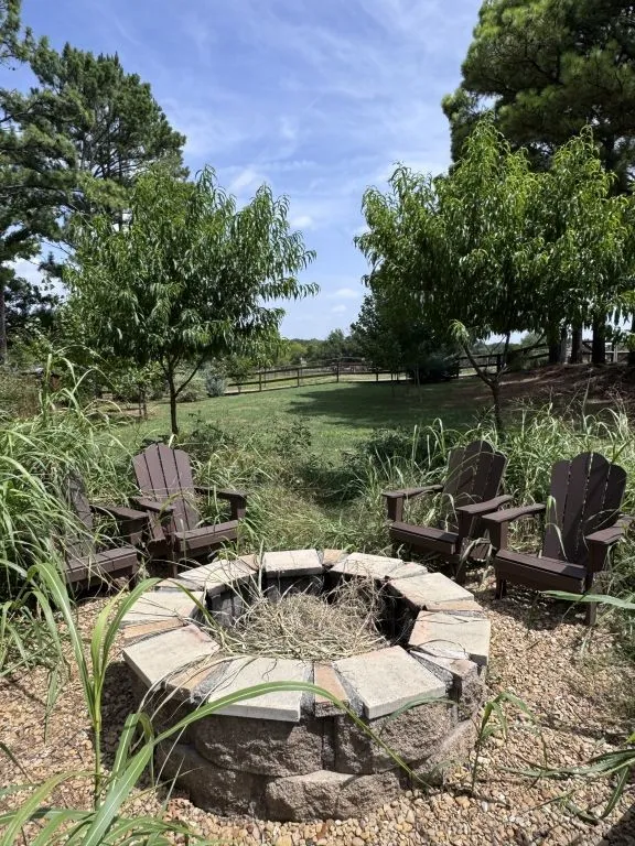 Single Family Residence For Sale in Denton County , 630 Dove Trail, Lewisville, Texas 75077, 4 Bedroom, 3 Bathroom, 2 Garage spaces, 2,041 Sqft, built in 1987, mls#21336041, Real Estate Agent in Lewisville, Homes For Sale in Denton county, Homes For Sale in Lewisville, Realtor in Lewisville Texas, Real Estate Brokerage Independent Realty Texas, Luminita Cordes Realtor