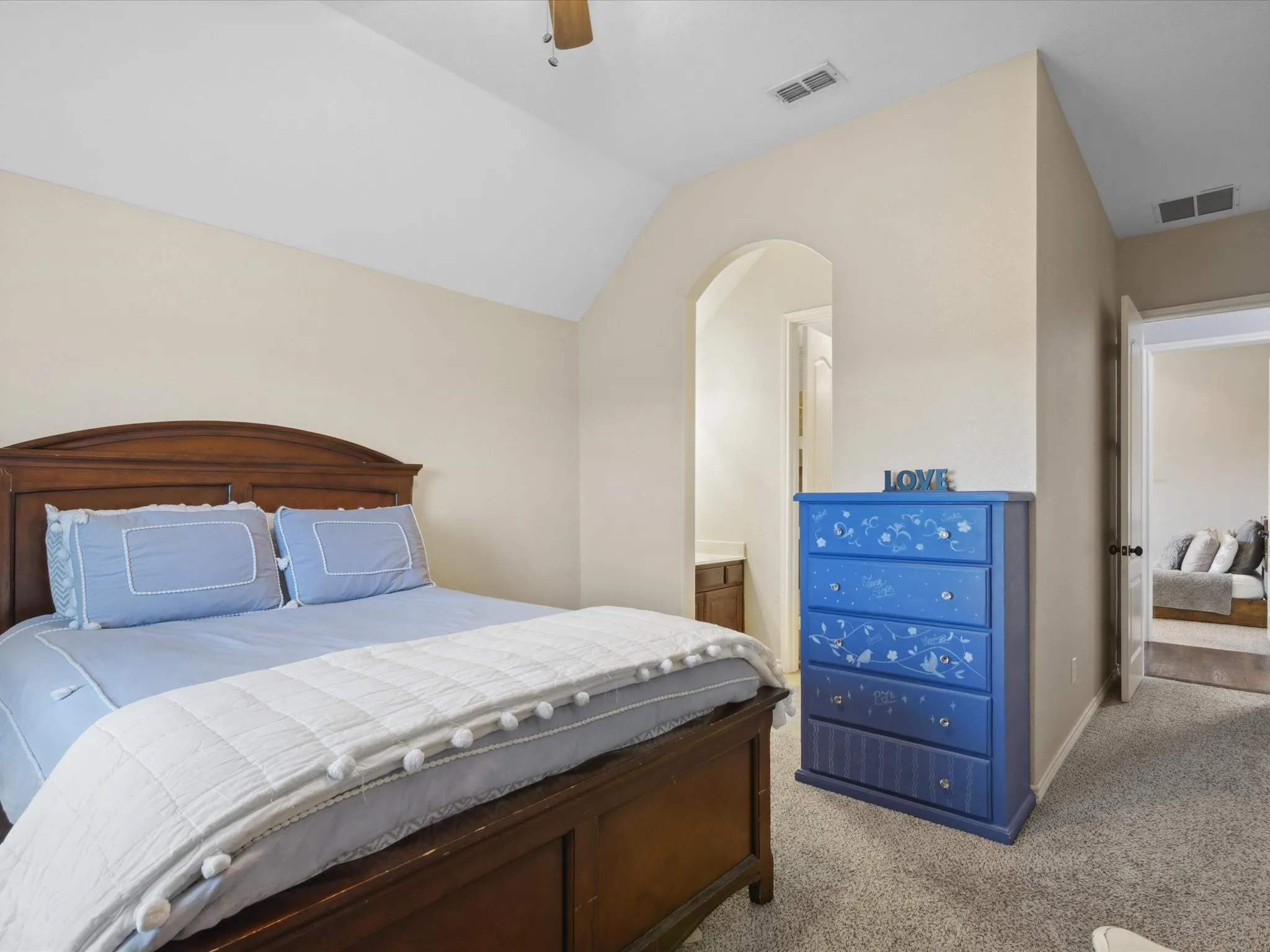 Single Family Residence For Sale in Denton County , 25459 Dove Hollow Drive, Justin, Texas 76247, 4 Bedroom, 4 Bathroom, 3 Garage spaces, 3,584 Sqft, built in 2014, mls#21333733, Real Estate Agent in Justin, Homes For Sale in Denton county, Homes For Sale in Justin, Realtor in Justin Texas, Real Estate Brokerage Independent Realty Texas, Luminita Cordes Realtor