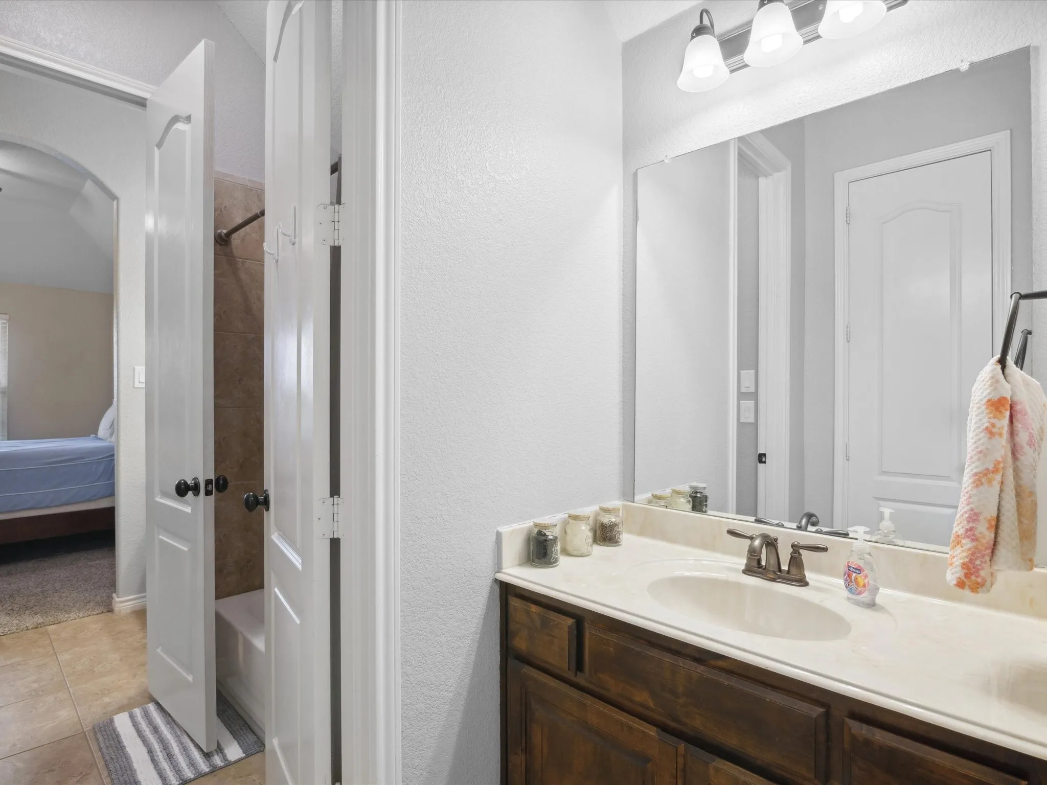 Single Family Residence For Sale in Denton County , 25459 Dove Hollow Drive, Justin, Texas 76247, 4 Bedroom, 4 Bathroom, 3 Garage spaces, 3,584 Sqft, built in 2014, mls#21333733, Real Estate Agent in Justin, Homes For Sale in Denton county, Homes For Sale in Justin, Realtor in Justin Texas, Real Estate Brokerage Independent Realty Texas, Luminita Cordes Realtor