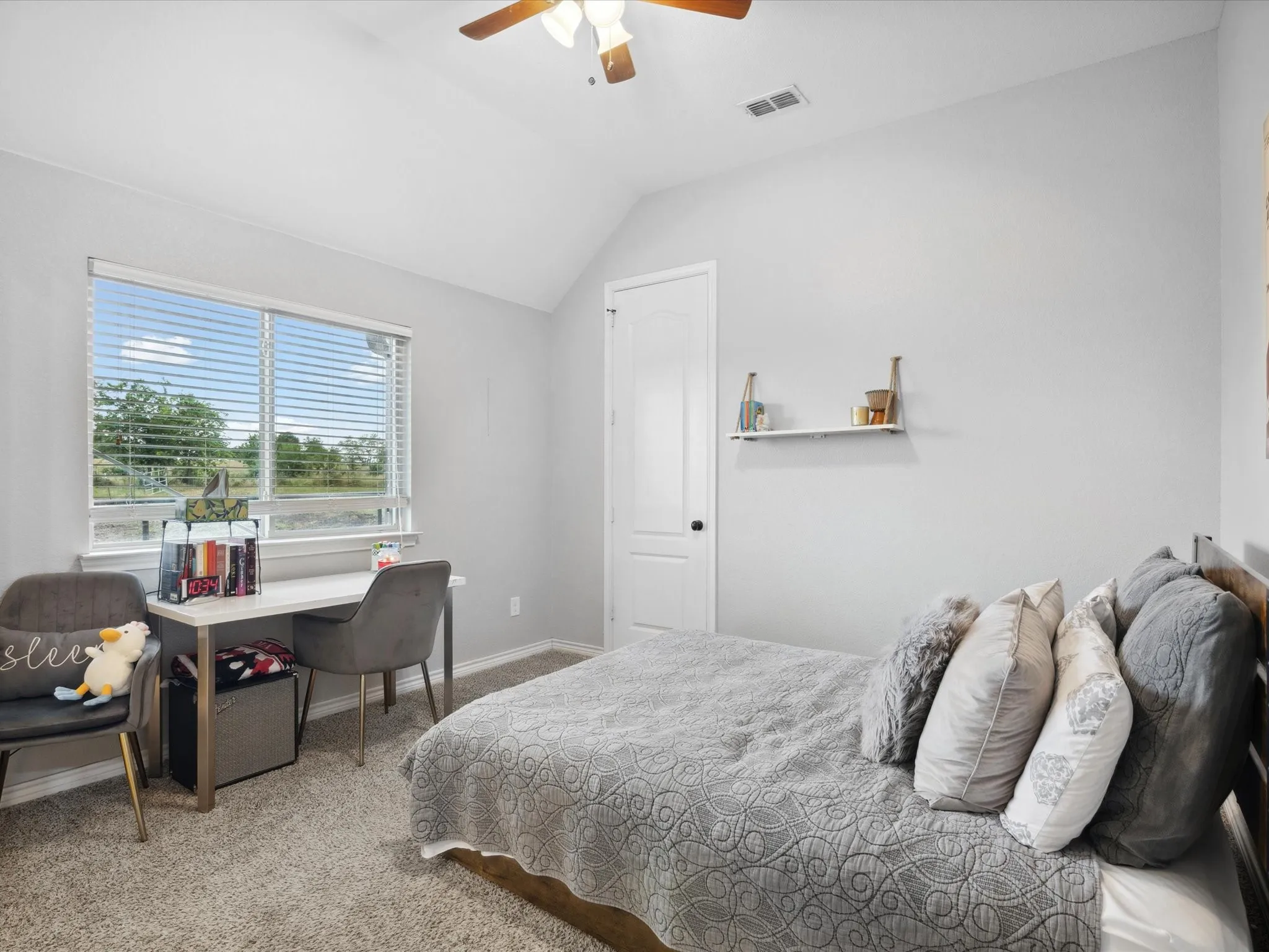 Single Family Residence For Sale in Denton County , 25459 Dove Hollow Drive, Justin, Texas 76247, 4 Bedroom, 4 Bathroom, 3 Garage spaces, 3,584 Sqft, built in 2014, mls#21333733, Real Estate Agent in Justin, Homes For Sale in Denton county, Homes For Sale in Justin, Realtor in Justin Texas, Real Estate Brokerage Independent Realty Texas, Luminita Cordes Realtor