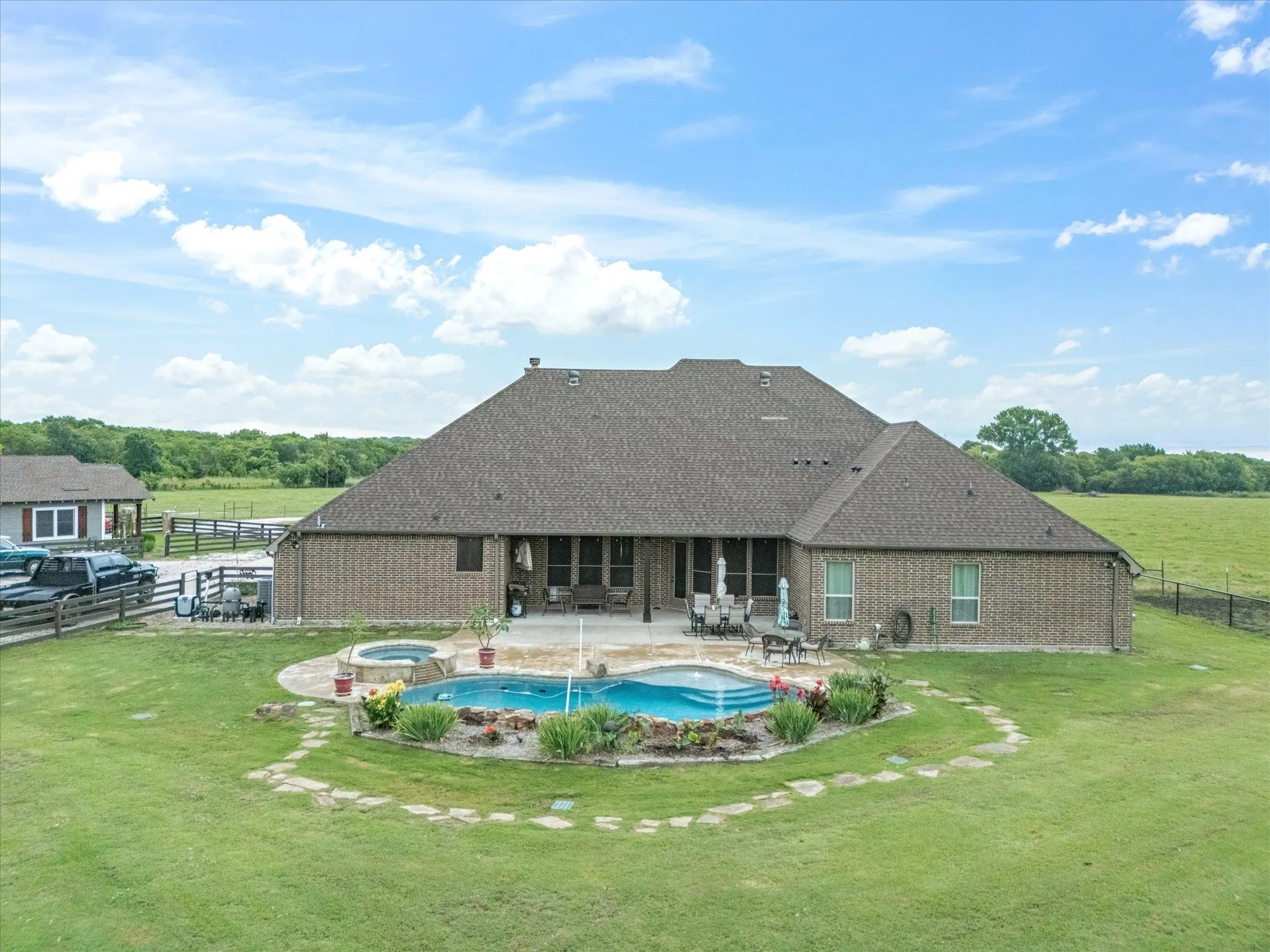 Single Family Residence For Sale in Denton County , 25459 Dove Hollow Drive, Justin, Texas 76247, 4 Bedroom, 4 Bathroom, 3 Garage spaces, 3,584 Sqft, built in 2014, mls#21333733, Real Estate Agent in Justin, Homes For Sale in Denton county, Homes For Sale in Justin, Realtor in Justin Texas, Real Estate Brokerage Independent Realty Texas, Luminita Cordes Realtor