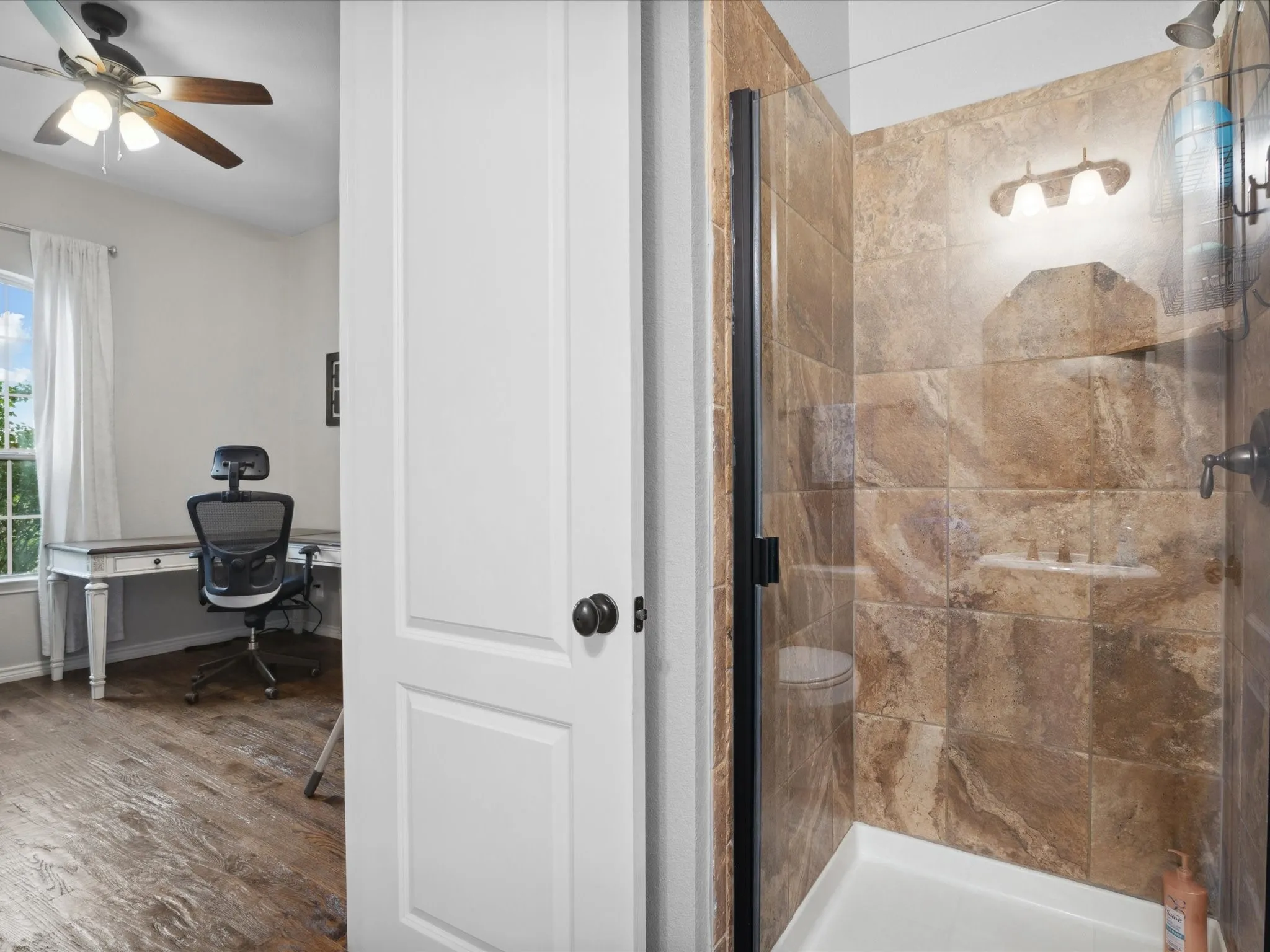 Single Family Residence For Sale in Denton County , 25459 Dove Hollow Drive, Justin, Texas 76247, 4 Bedroom, 4 Bathroom, 3 Garage spaces, 3,584 Sqft, built in 2014, mls#21333733, Real Estate Agent in Justin, Homes For Sale in Denton county, Homes For Sale in Justin, Realtor in Justin Texas, Real Estate Brokerage Independent Realty Texas, Luminita Cordes Realtor