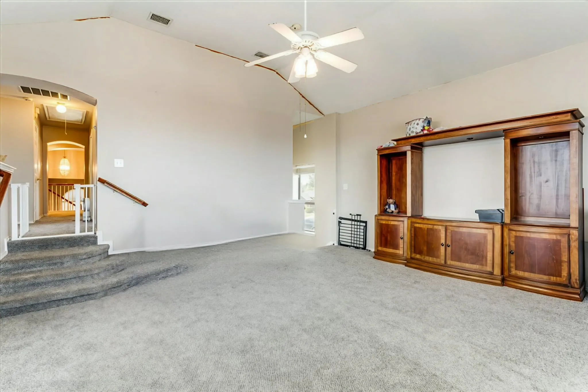 Single Family Residence For Sale in Dallas County , 1102 Waterside Court, Mesquite, Texas 75181, 4 Bedroom, 4 Bathroom, 3 Garage spaces, 3,654 Sqft, built in 2000, mls#21336204, Real Estate Agent in Mesquite, Homes For Sale in Dallas county, Homes For Sale in Mesquite, Realtor in Mesquite Texas, Real Estate Brokerage Independent Realty Texas, Luminita Cordes Realtor